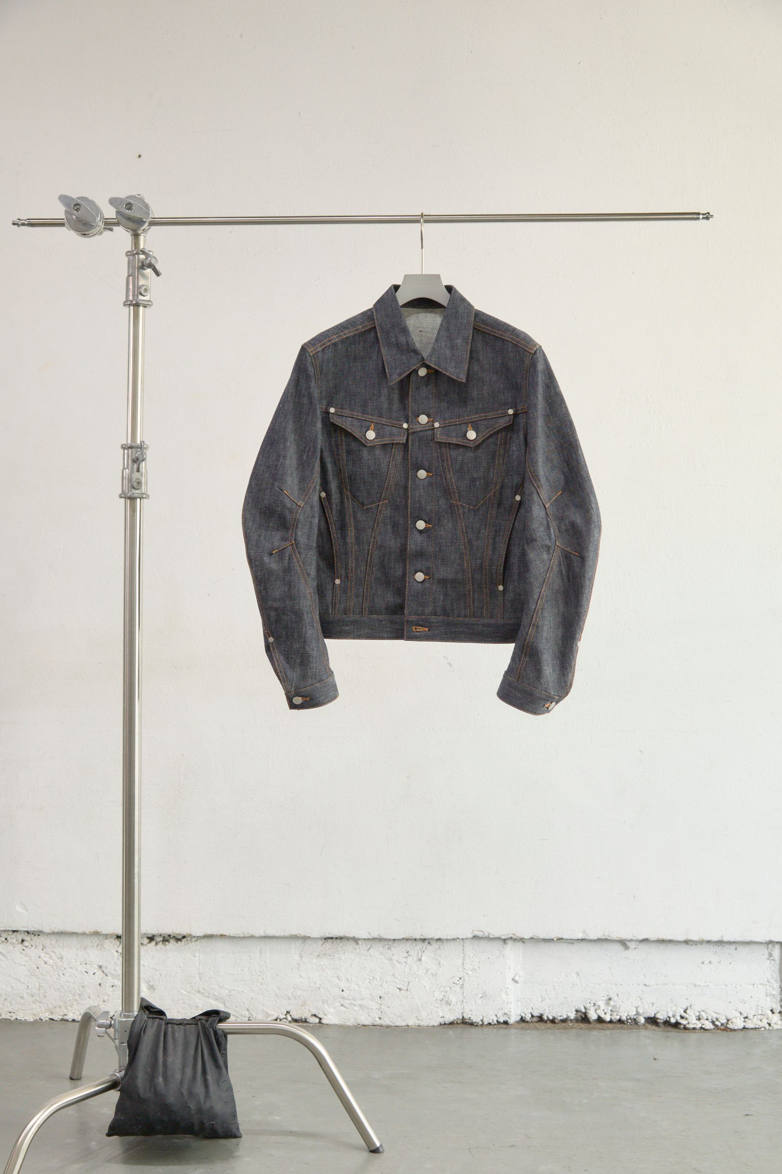 DENIM TRUCKER JACKET（RAW INDIGO）