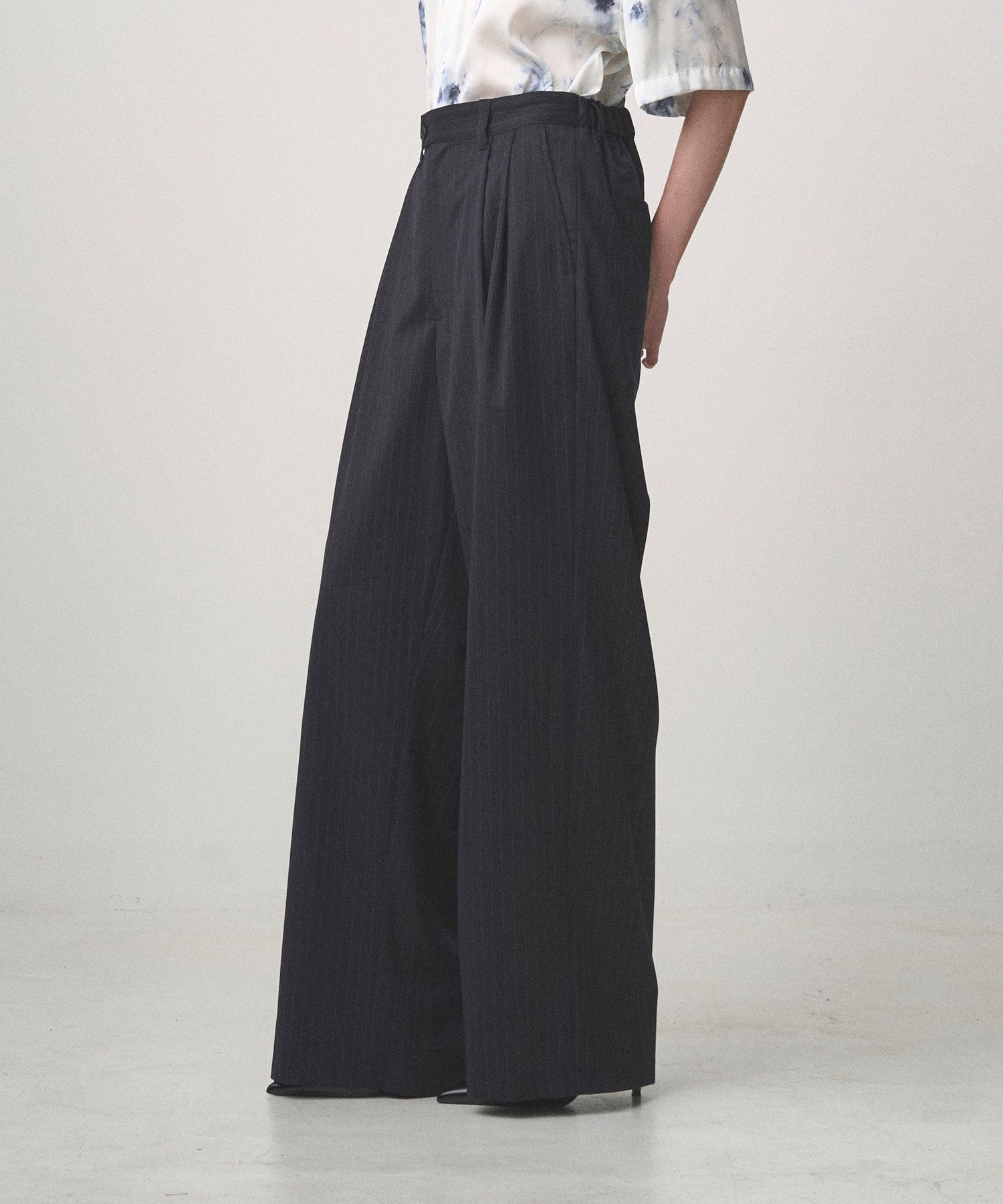 2TUCK WIDE PINSTRIPE PANTS（NAVY）