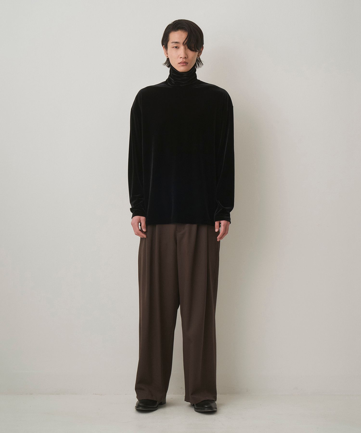 LUSH VELOUR TURTLE（BLACK）