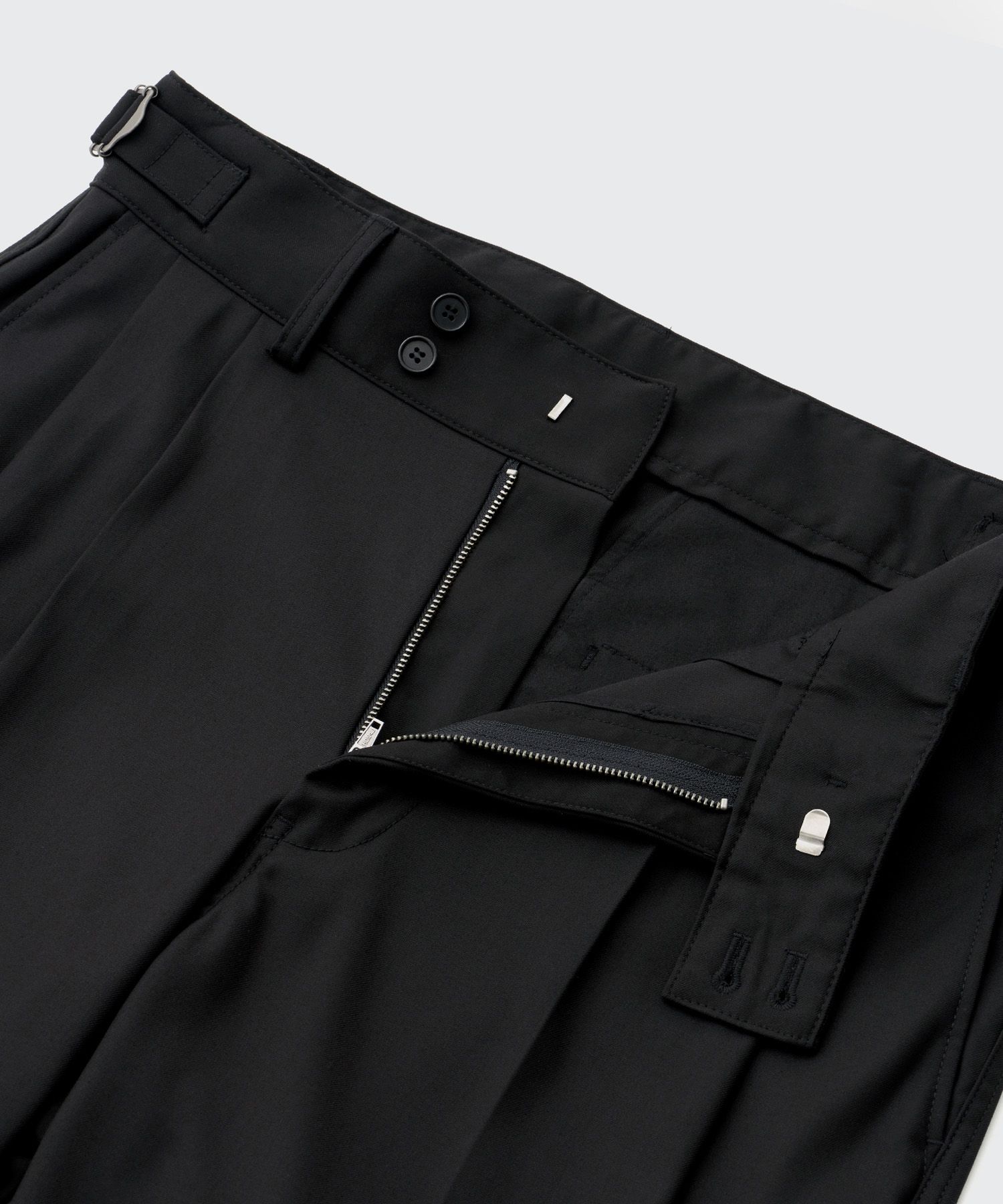 Santiago Slacks（Black）