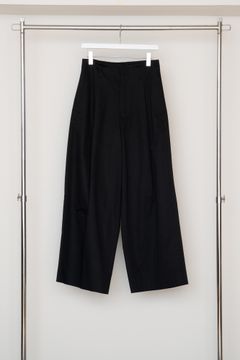 TUCK WIDE TROUSERS（BLACK）