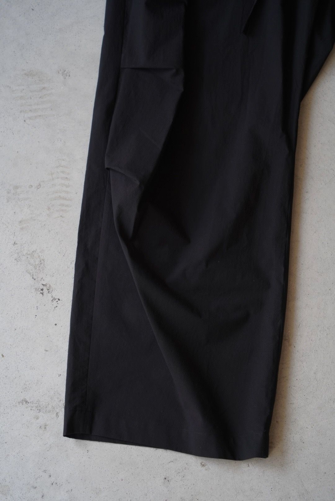 Soft Cotton Knee Tuck Pants（BLACK）