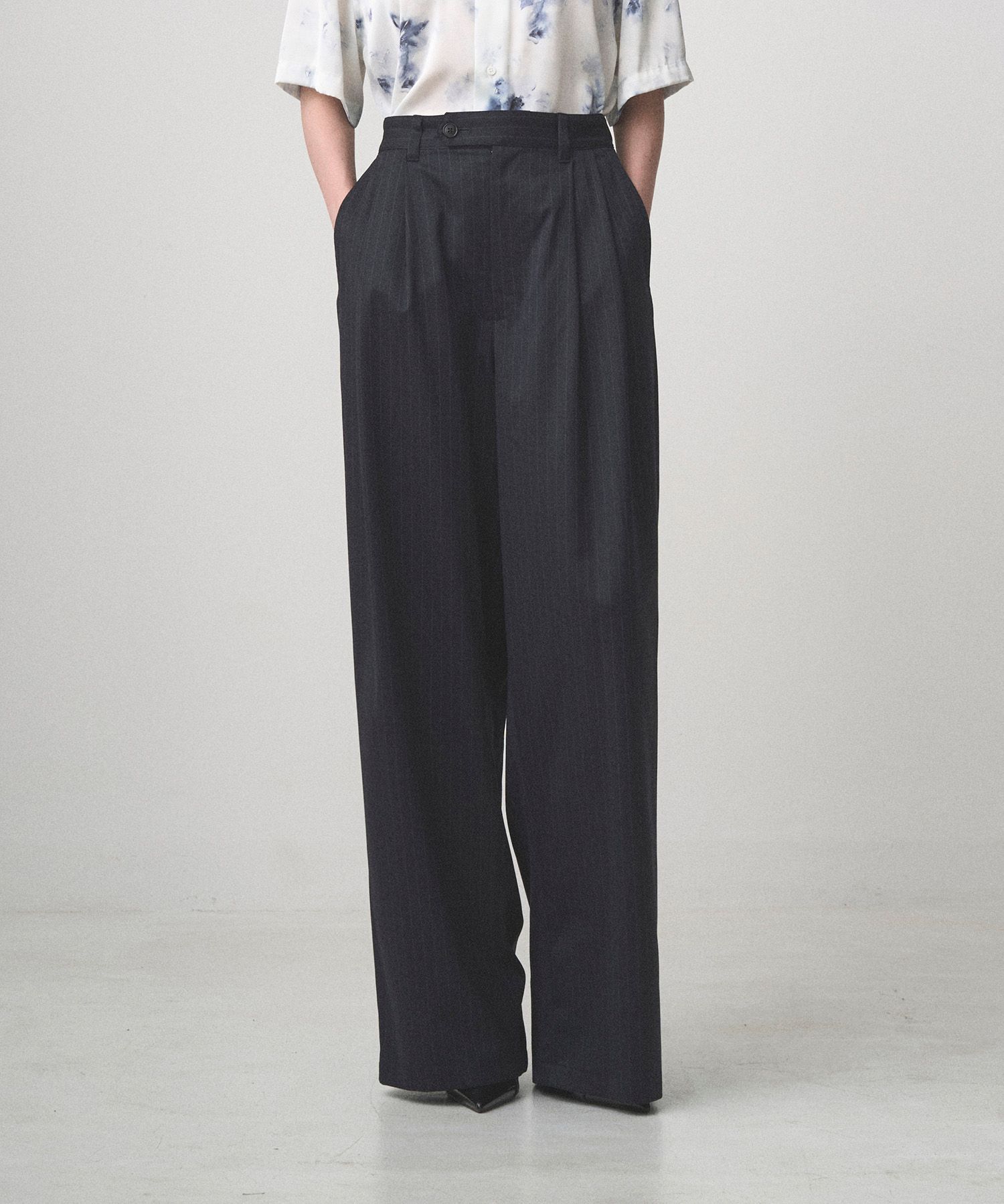 2TUCK WIDE PINSTRIPE PANTS（NAVY）