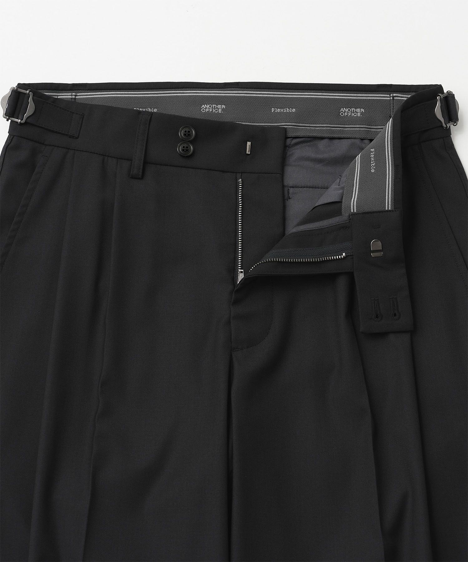Santiago Slacks Flexible 32L（BLACK）
