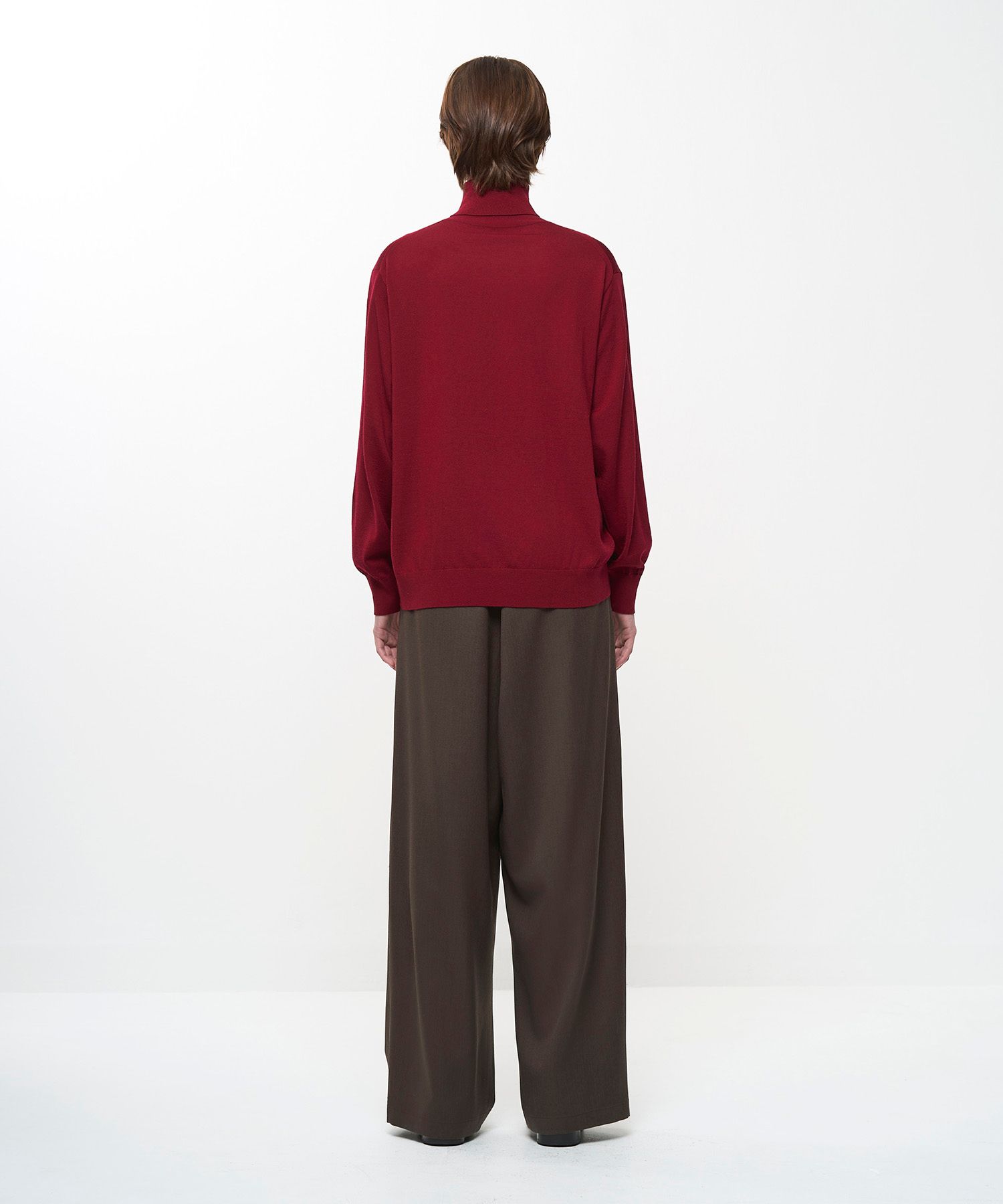 STRUCTURED TURTLENECK KNIT（RED）