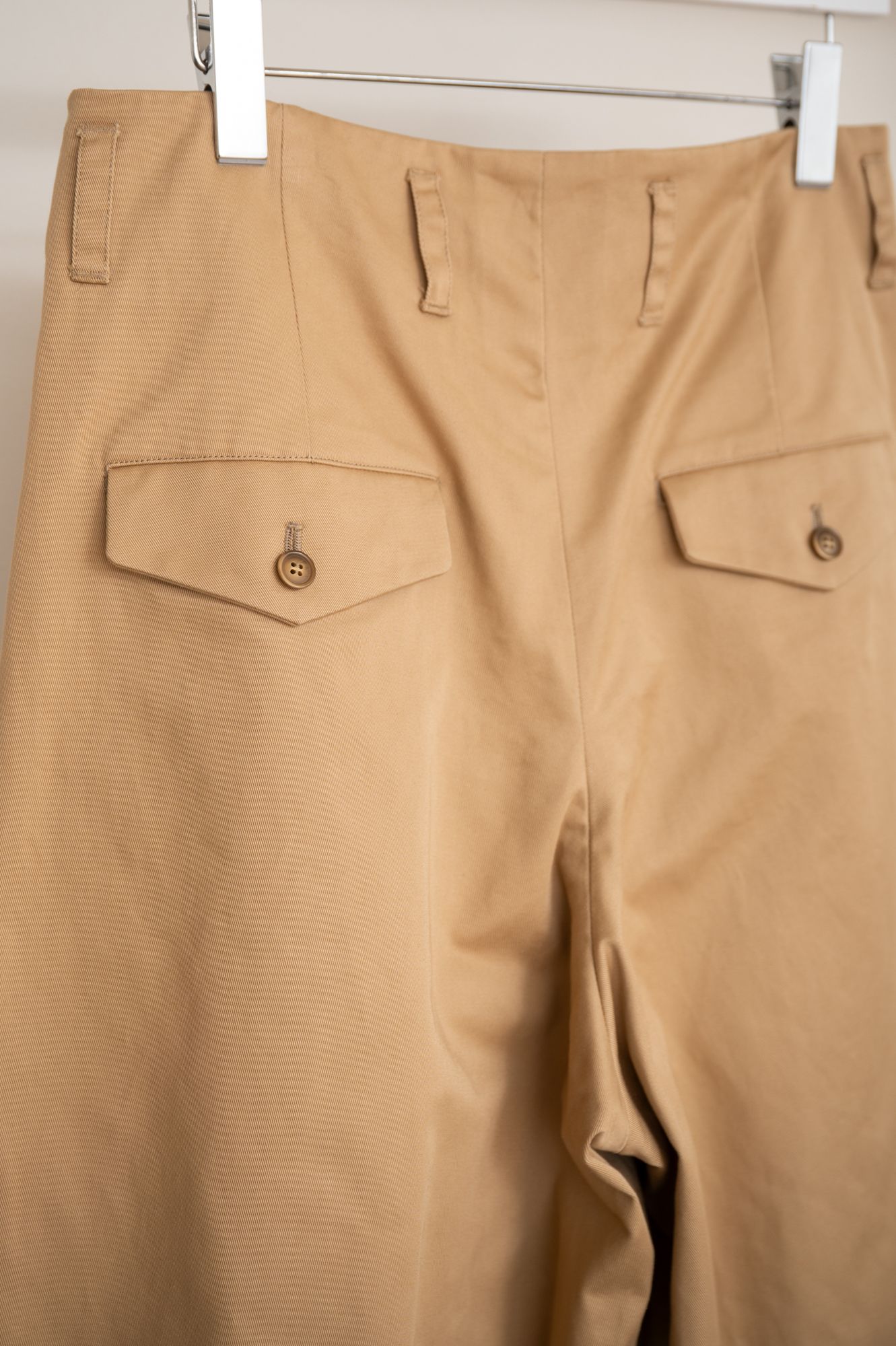TUCK WIDE TROUSERS（BEIGE）
