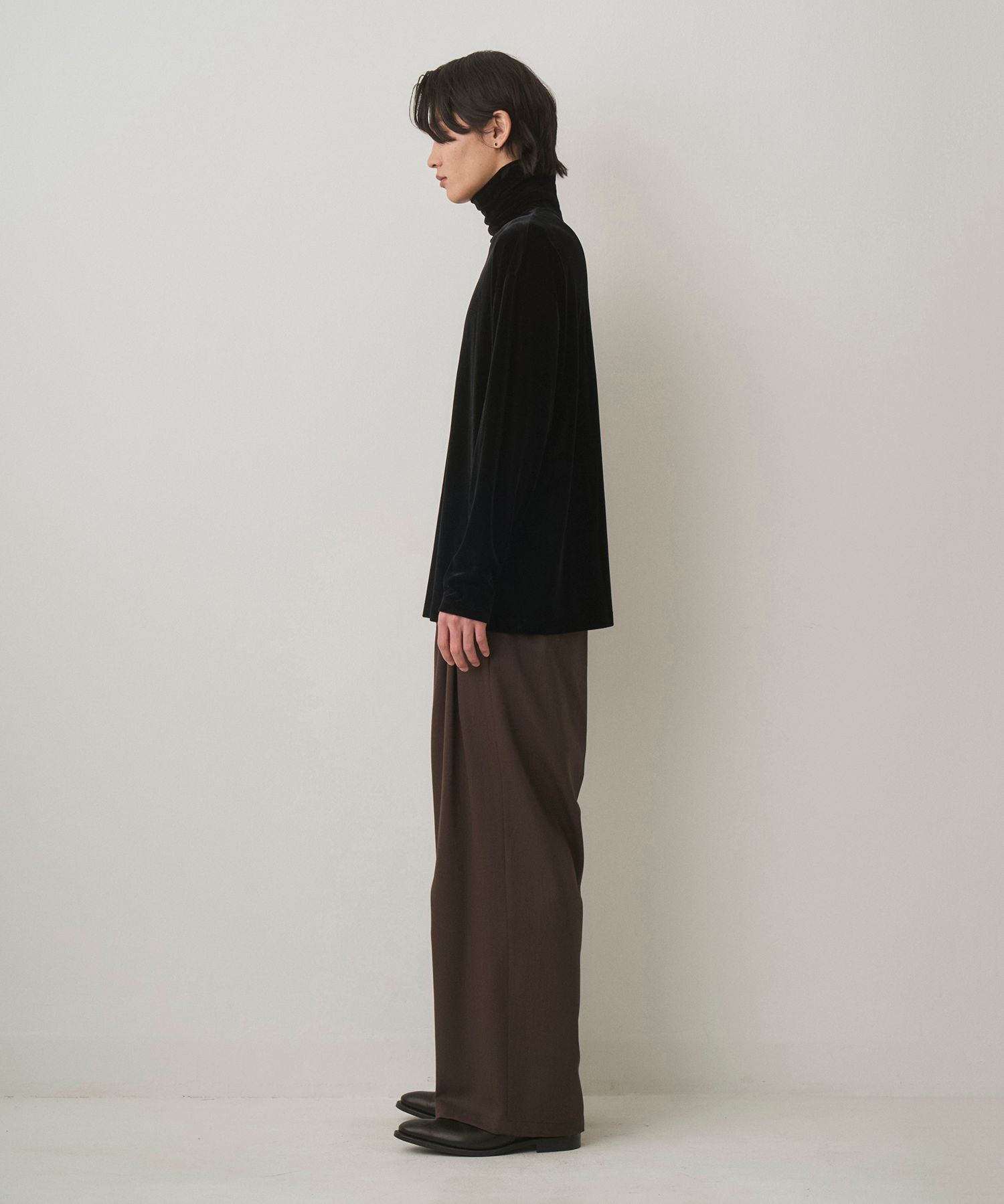 LUSH VELOUR TURTLE（BLACK）