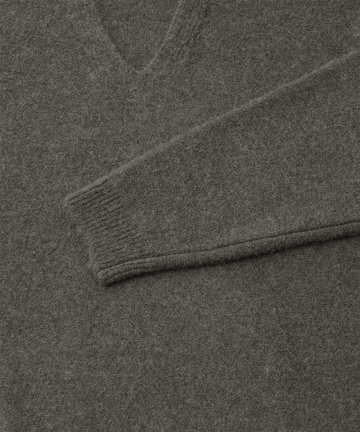 Current V-Neck Knit（Basalt）