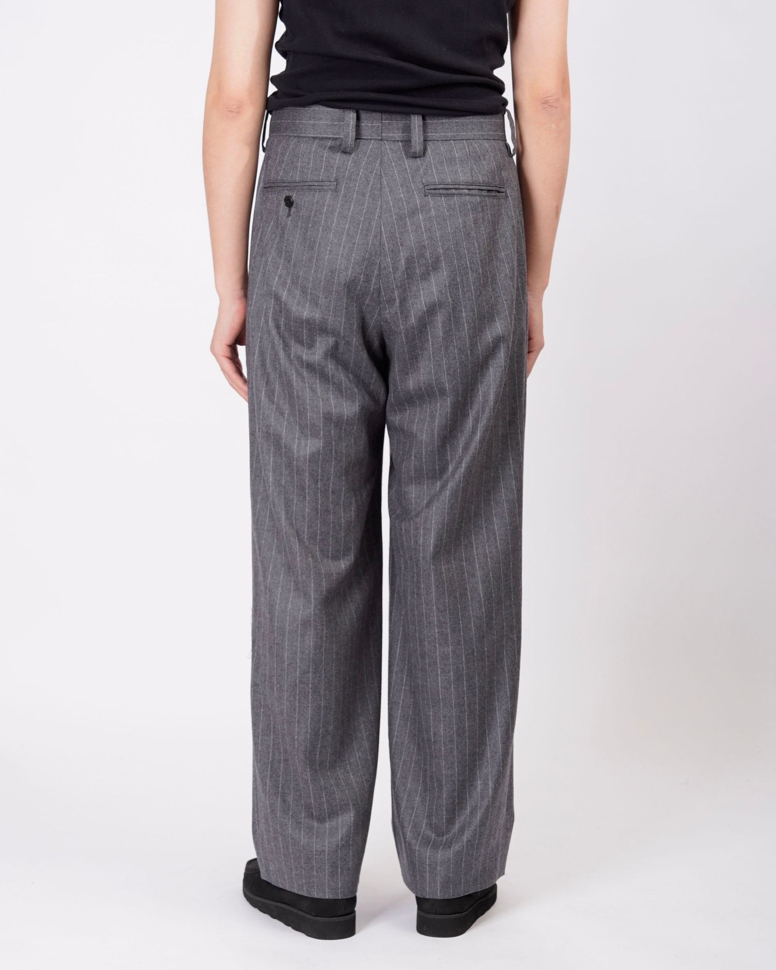 WOOL 2 TUCK TROUSERS（GRAY STRIPE）
