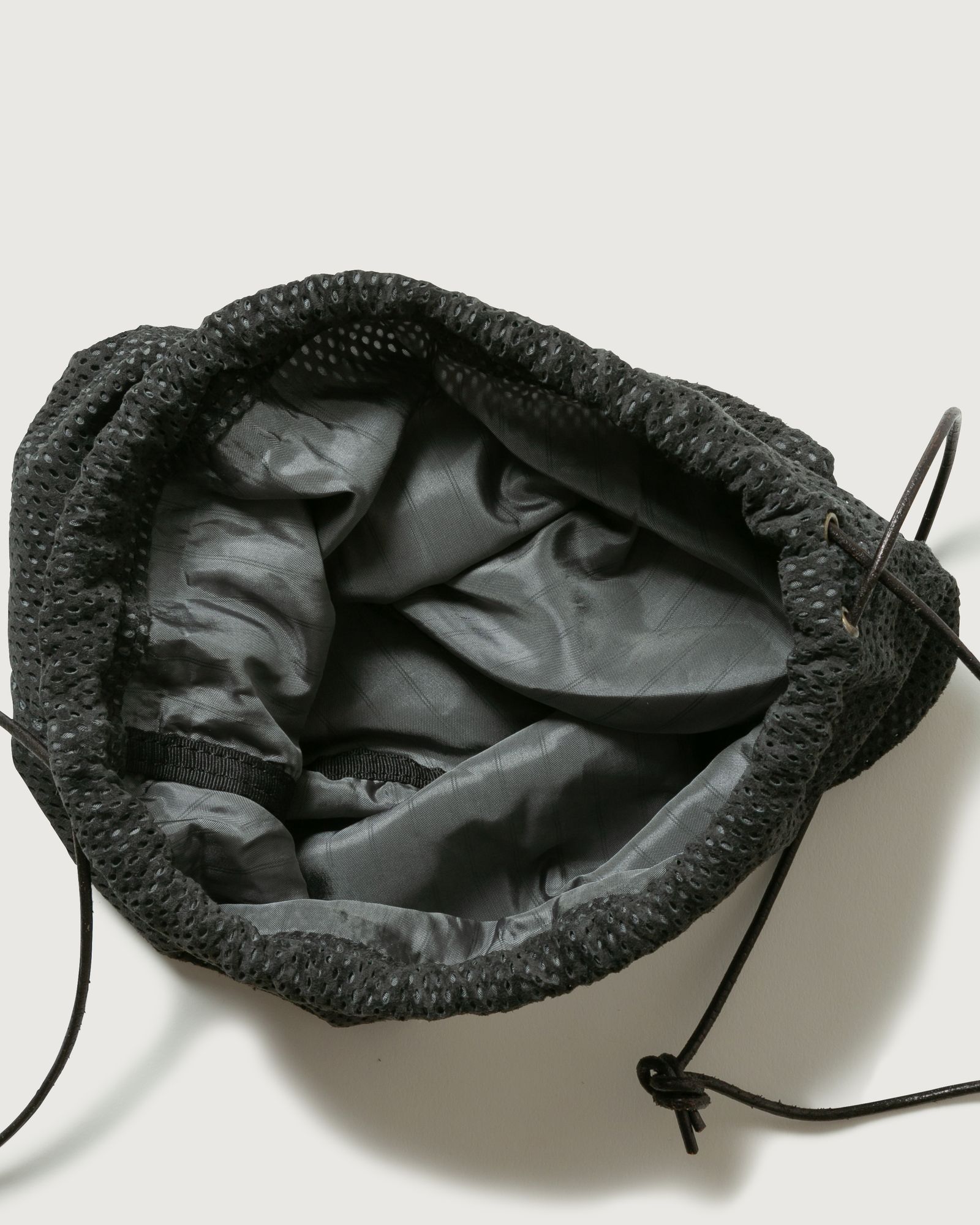 SUEDE CHINCH BAG(BLACK)
