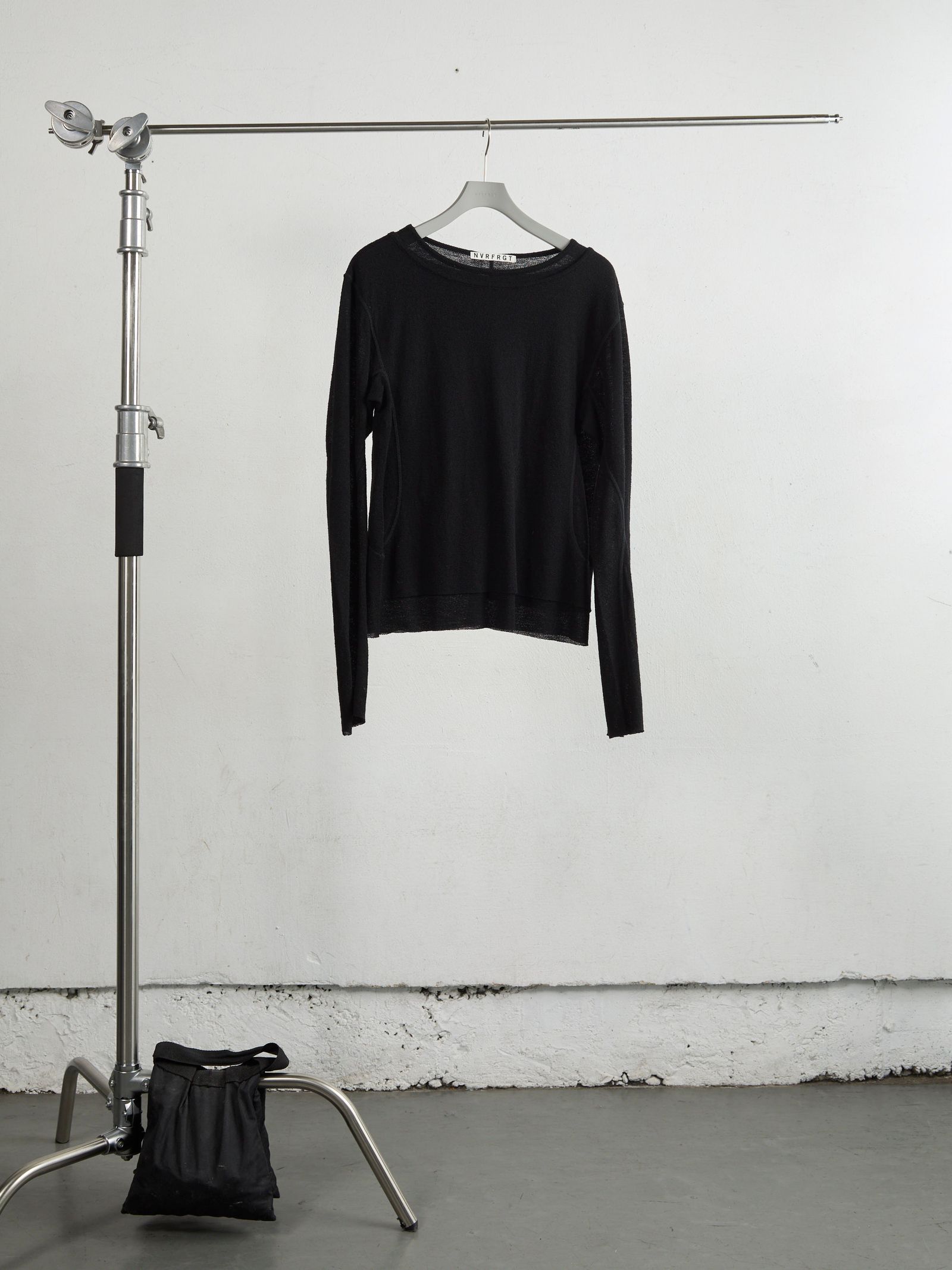 DOUBLE LAYERED LONG SLEEVE T SHIRT（BLACK）