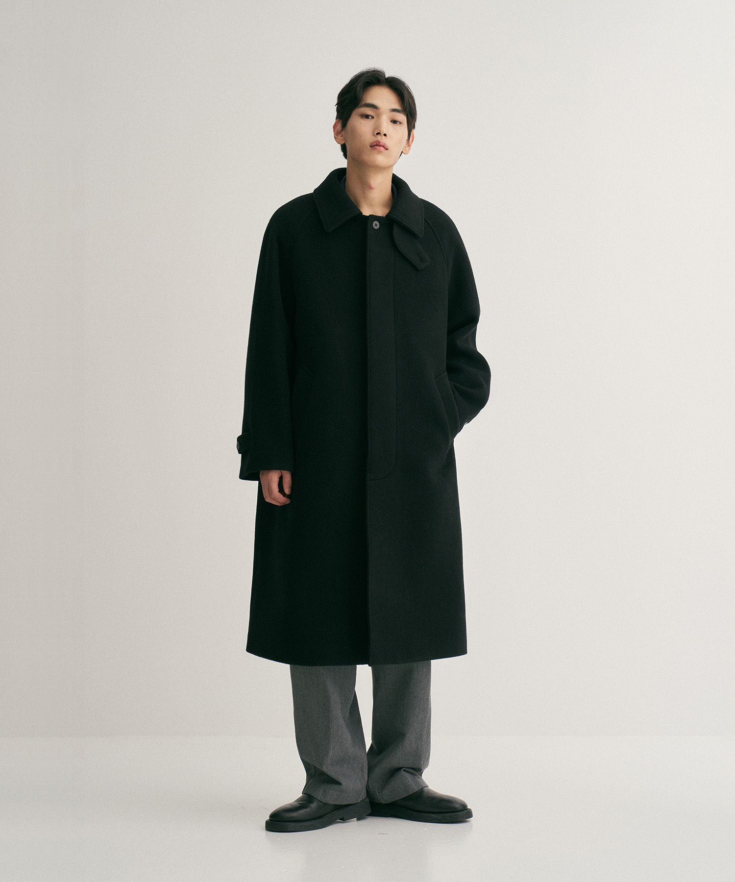 Legacy Balmacaan Coat（Black）