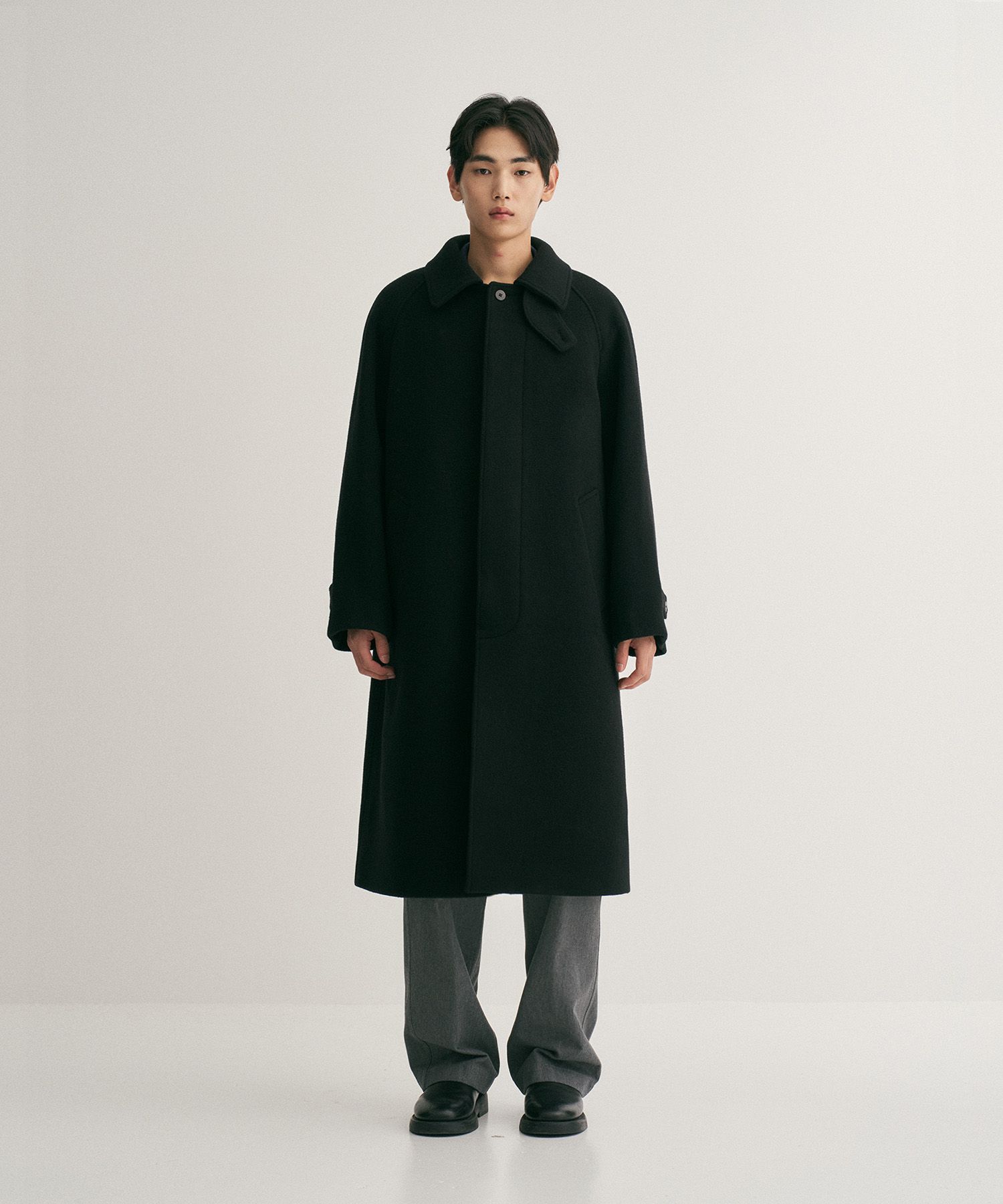 Legacy Balmacaan Coat（Black）