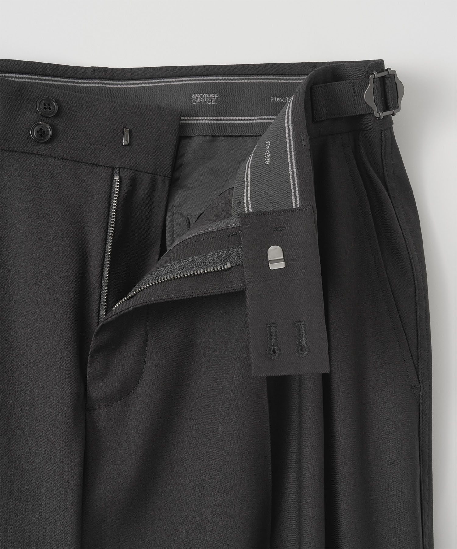 Santiago Slacks Flexible 32L（CHARCOAL）