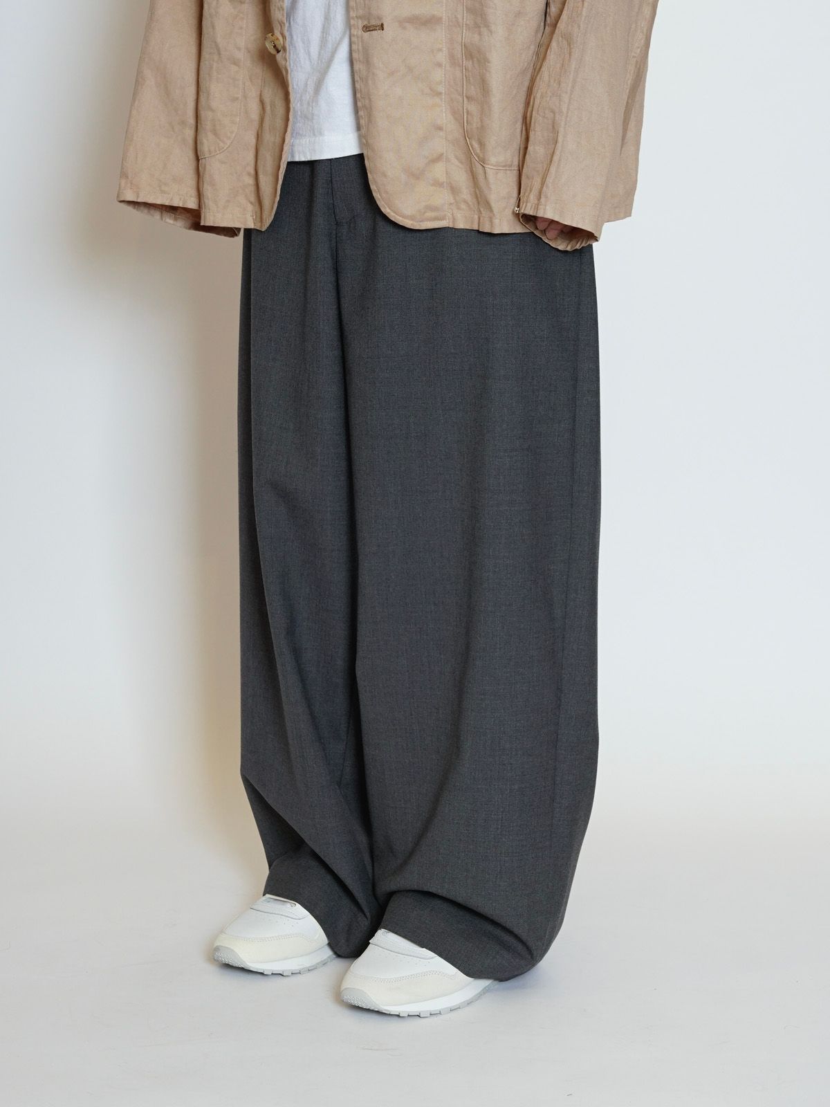 SUMMER WOOL WIDE TROUSERS（GREIGE）