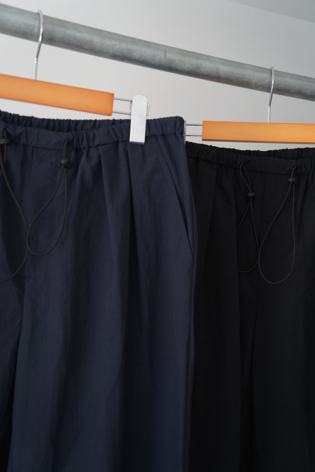 NYLON SPINDLE PANTS（DARK NAVY）