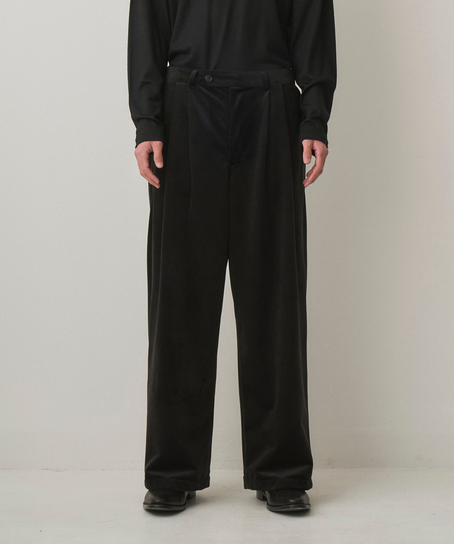 LUSTROUS CORDUROY WIDE PANTS（BLACK）