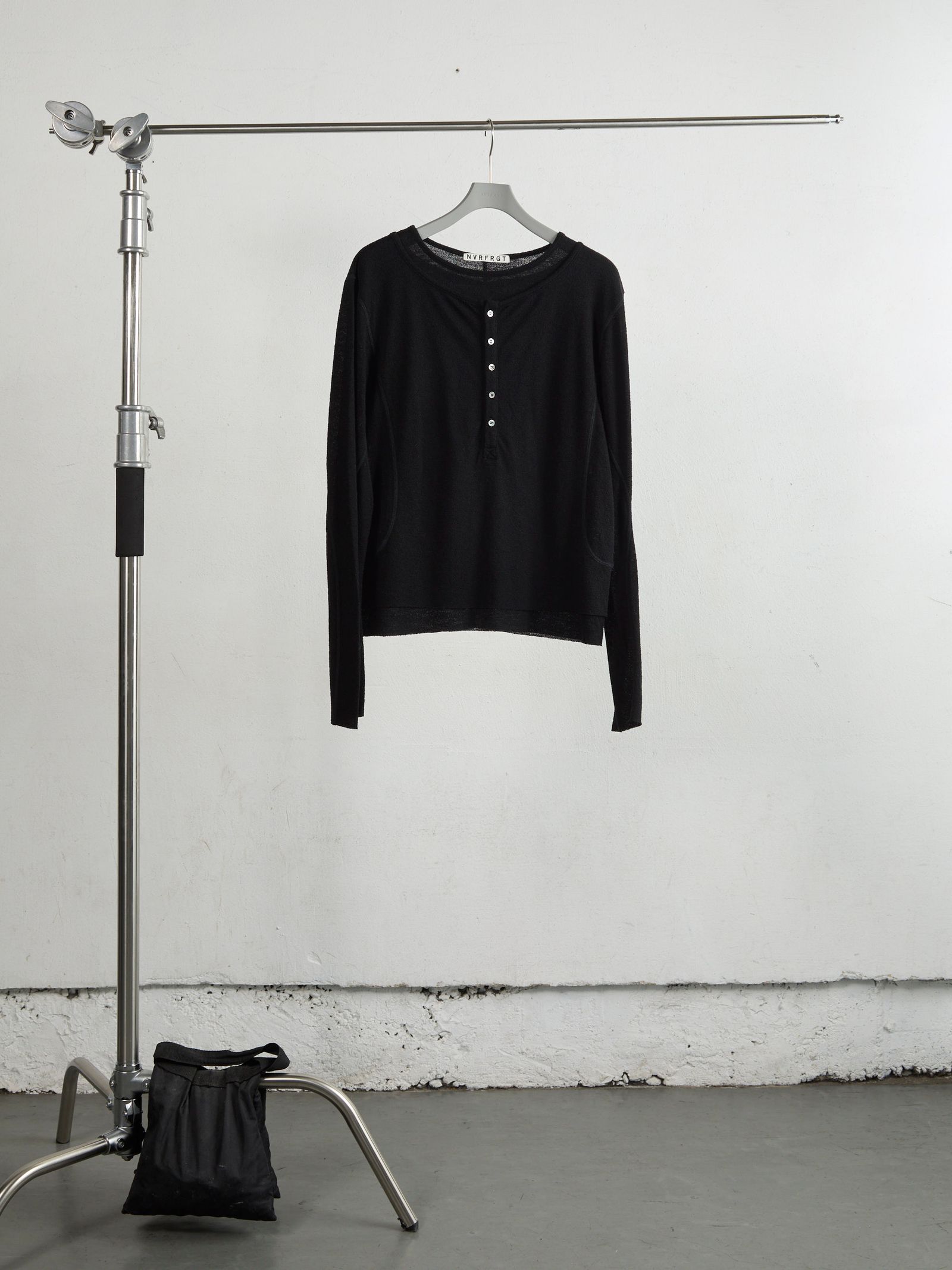 DOUBLE LAYERED LONG SLEEVE HENLEY T SHIRT（BLACK）