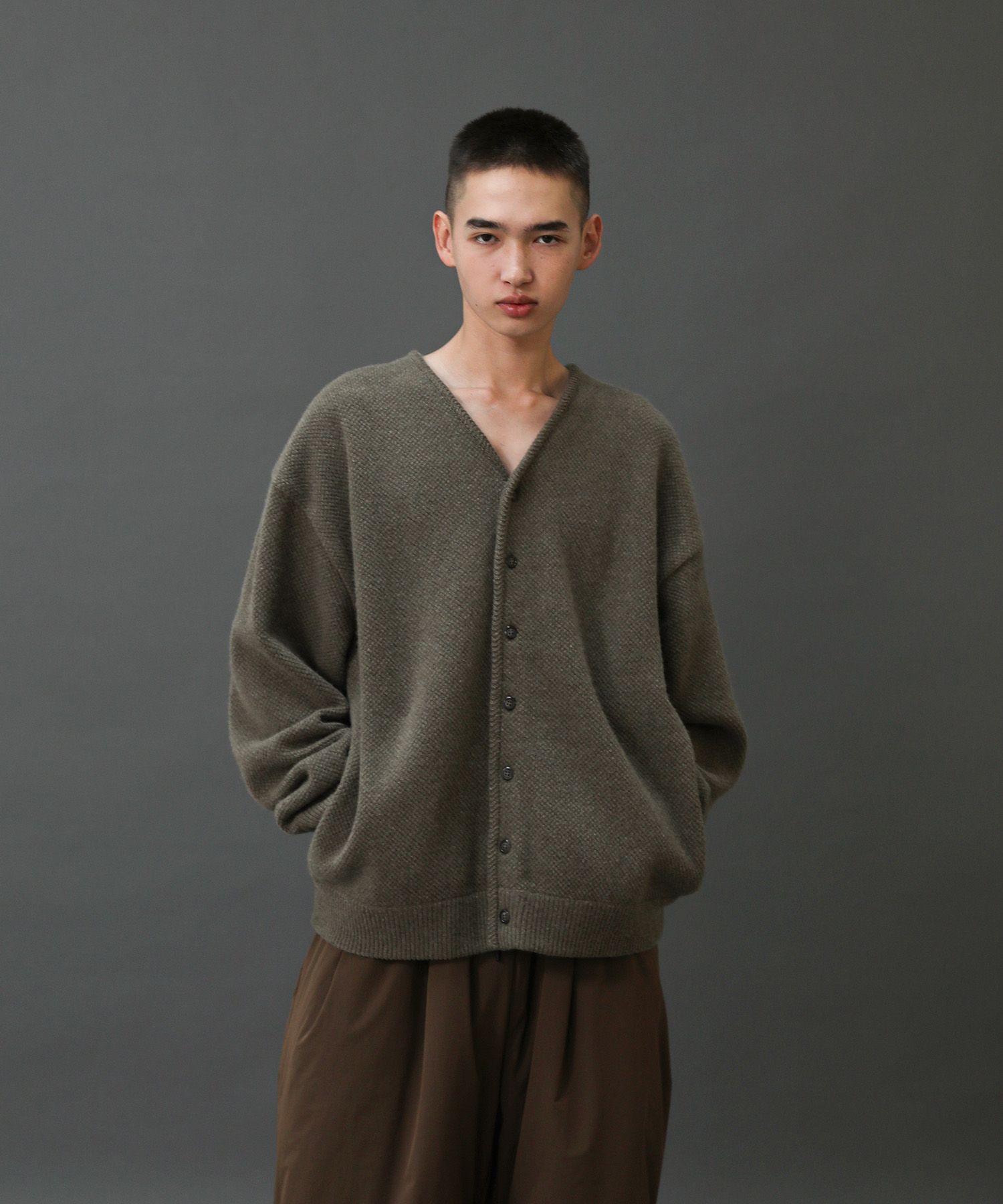 Moss Stitch V-Neck Cardigan（Olive）