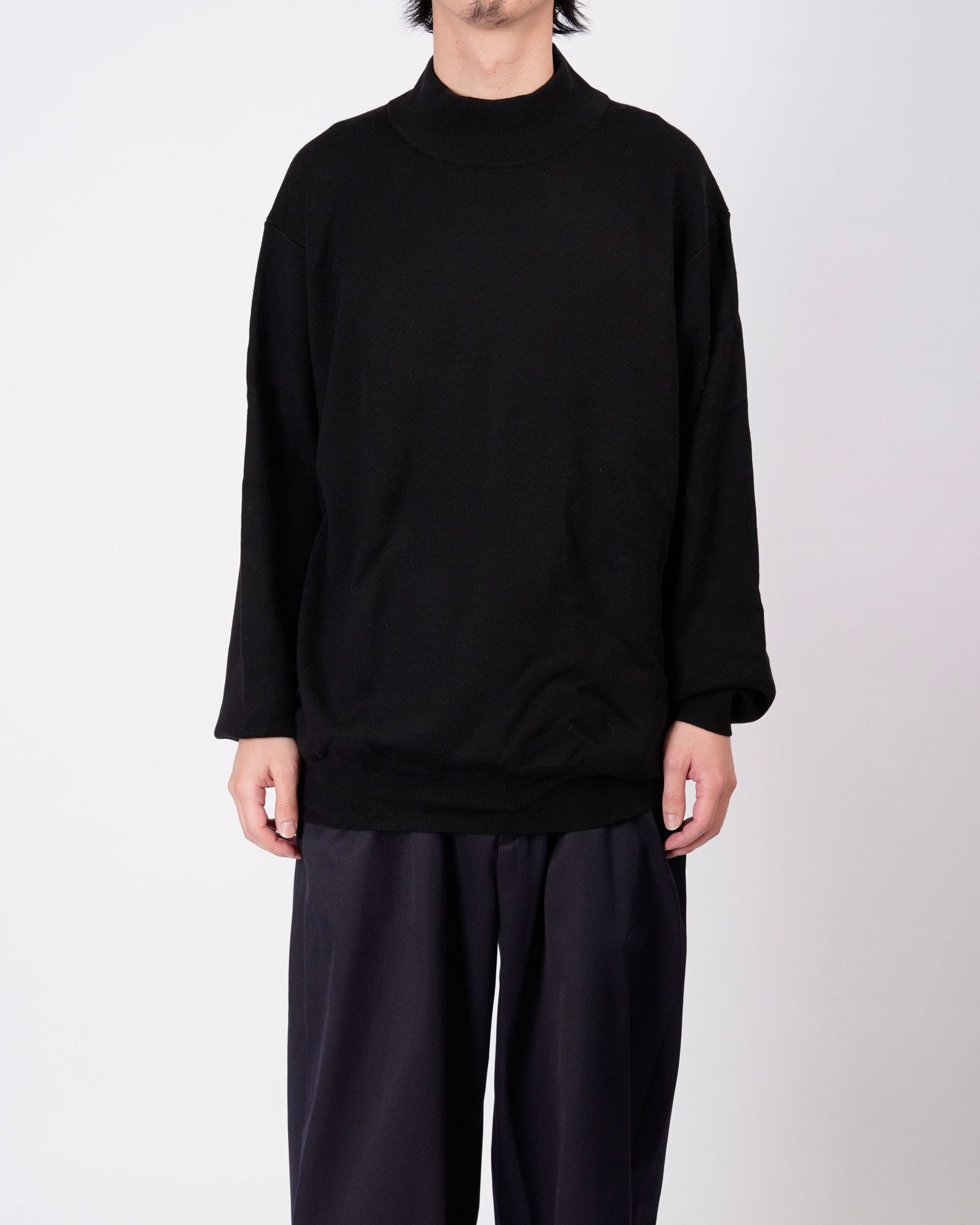HIGH GAUGE CREW NECK KNIT（BLACK）