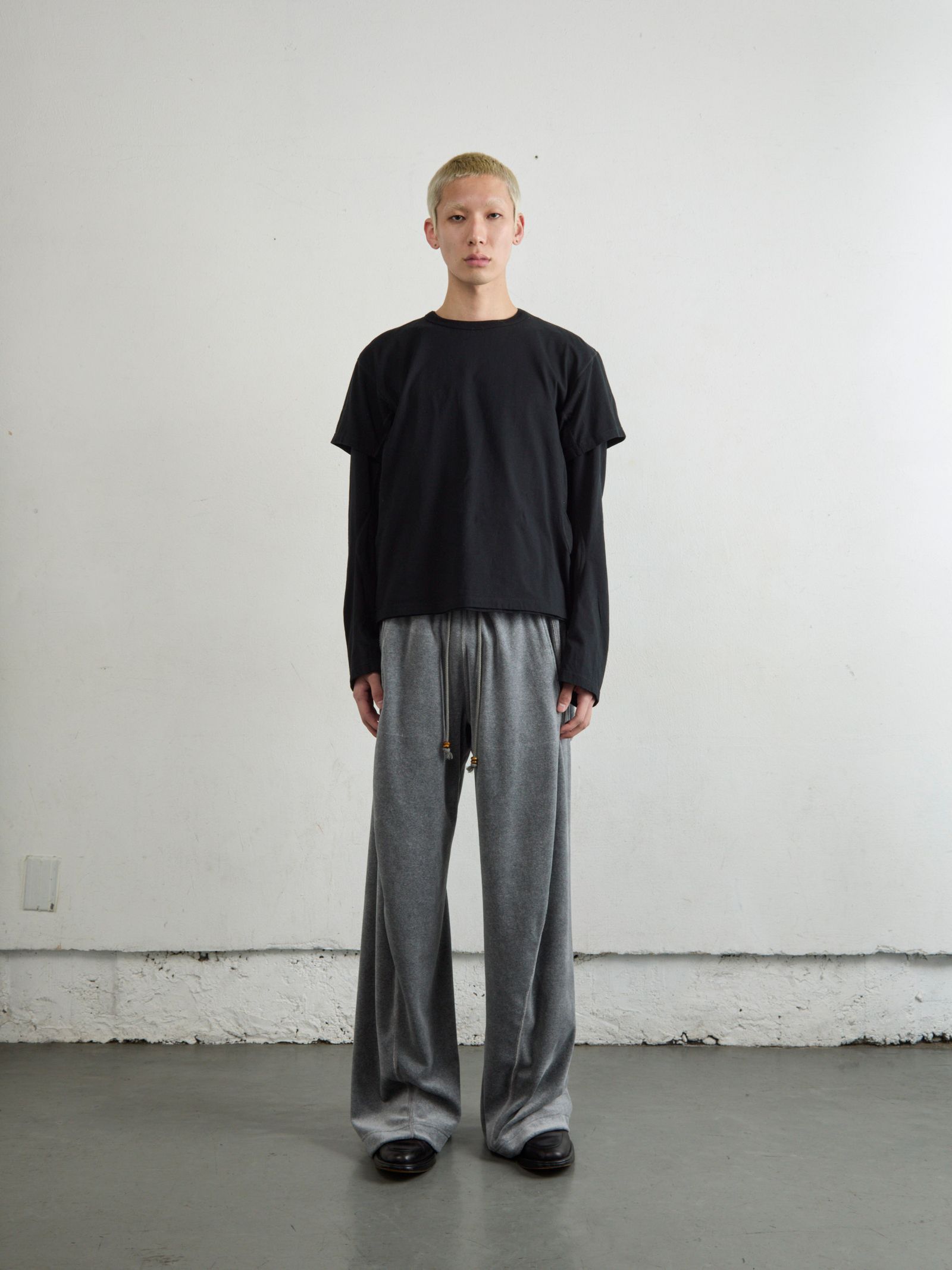 HALF SLEEVE T‑SHIRT（BLACK）