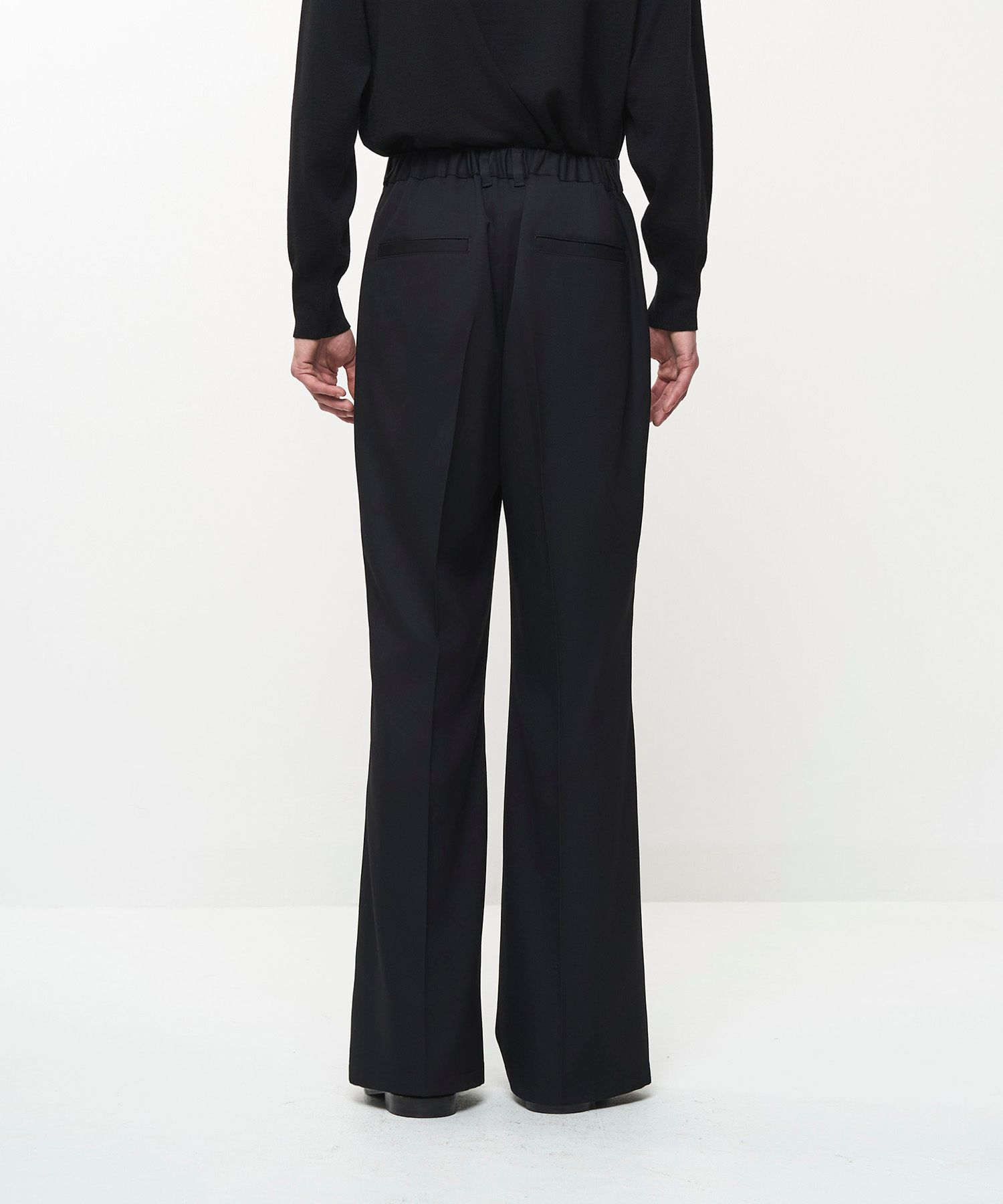 FLUID FLARE PANTS（BLACK）