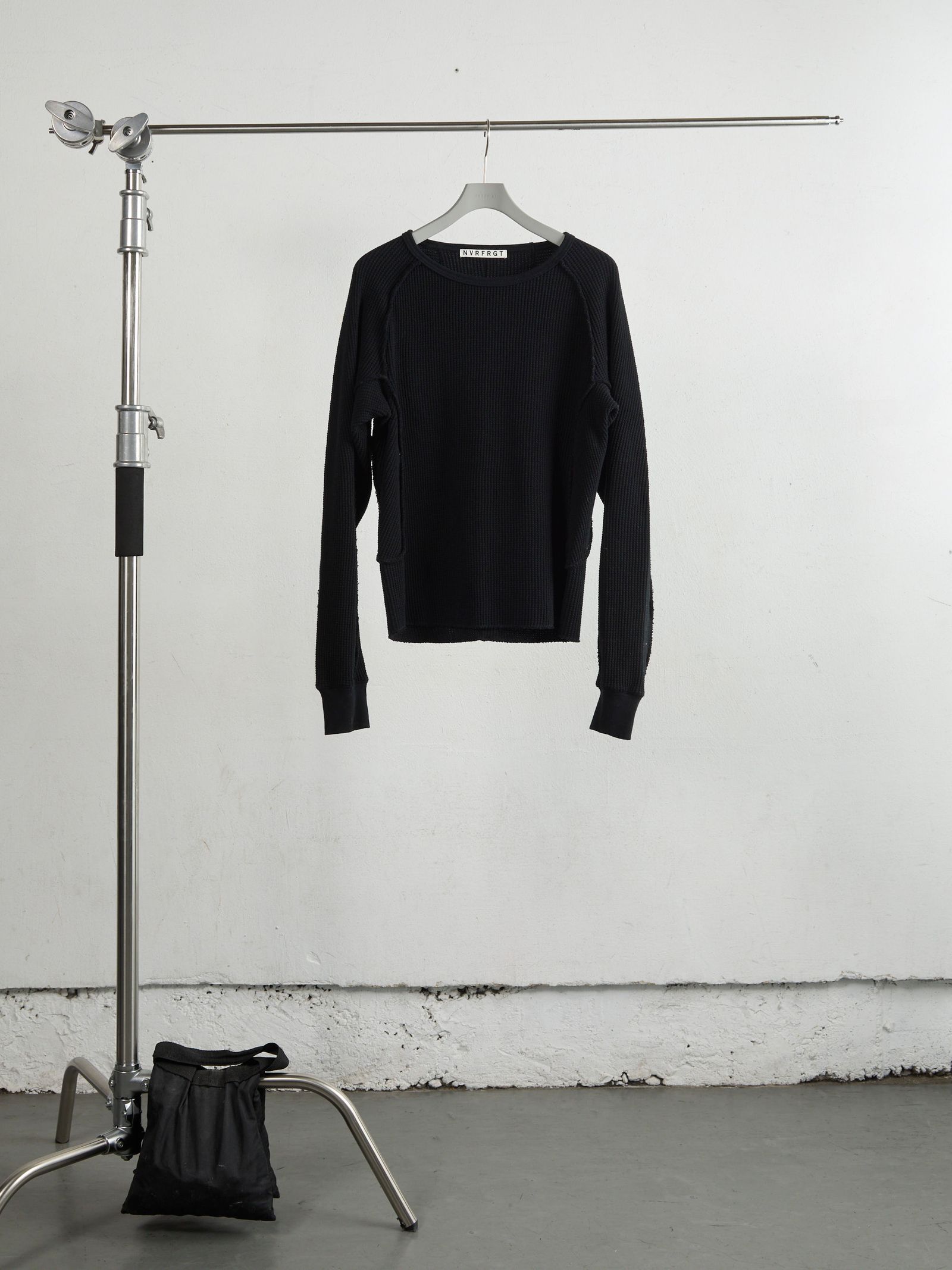 WAFFLE THERMAL LONG SLEEVE T‑SHIRT（BLACK）