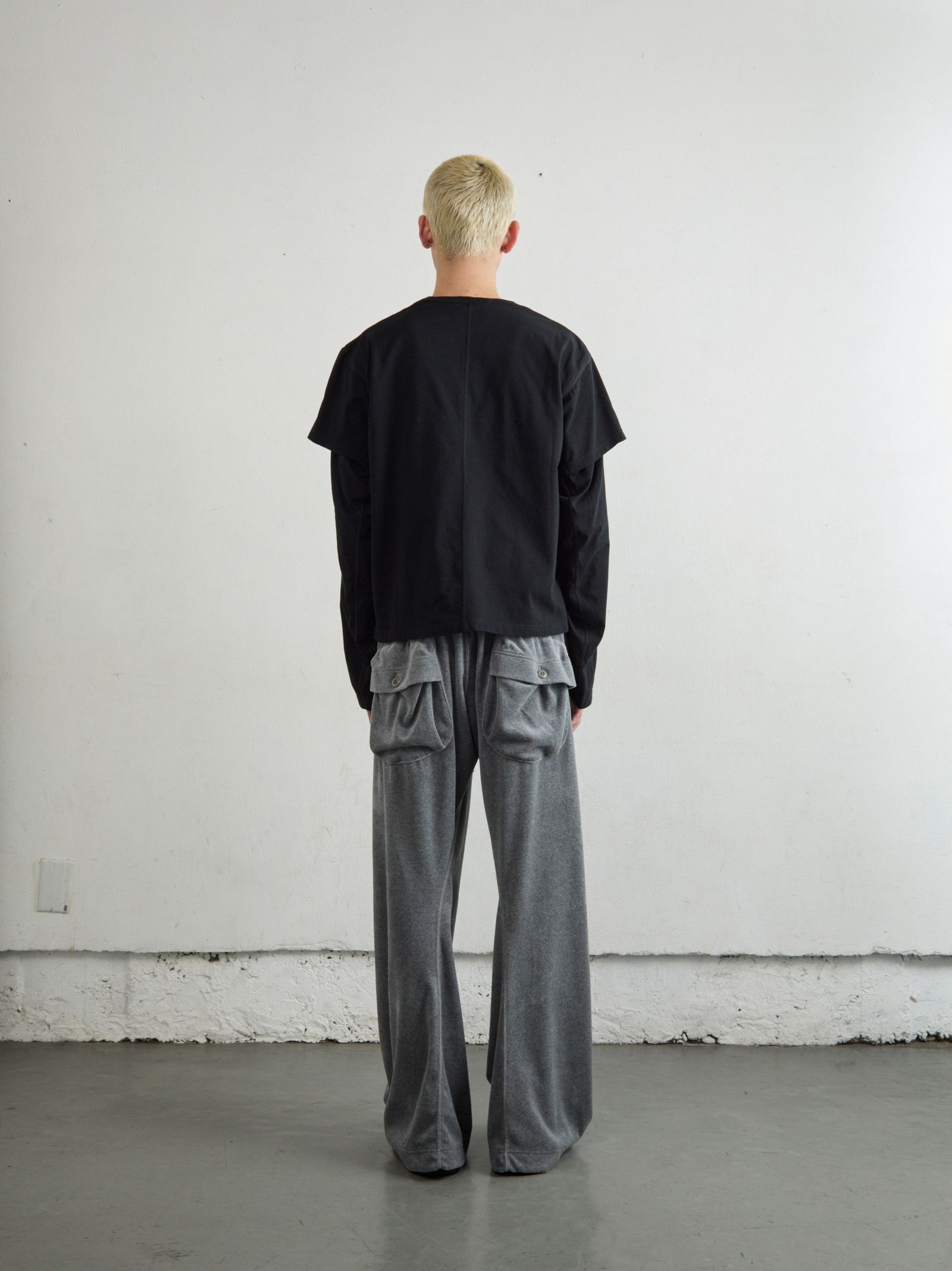 HALF SLEEVE T‑SHIRT（BLACK）