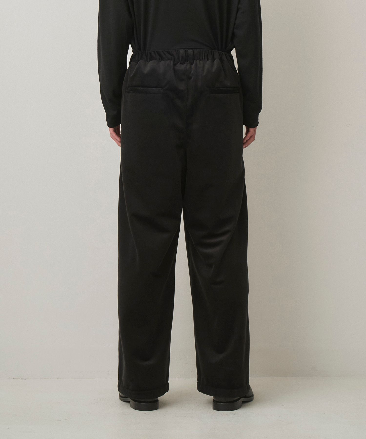 LUSTROUS CORDUROY WIDE PANTS（BLACK）