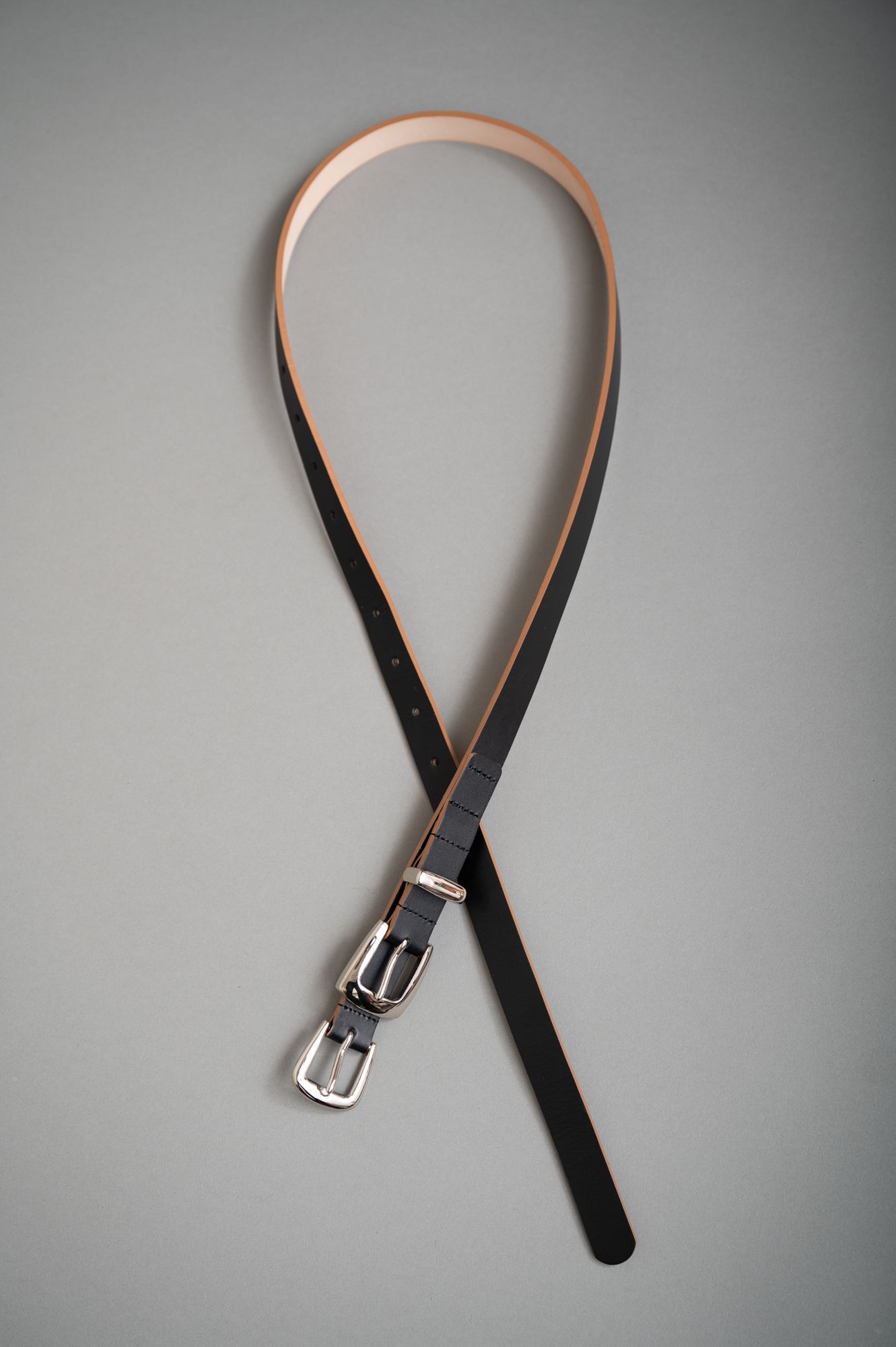 Elongated （BLACK）