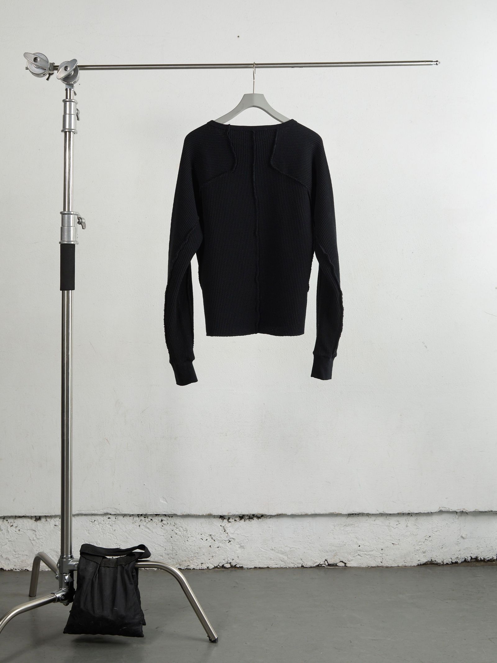 WAFFLE THERMAL LONG SLEEVE T‑SHIRT（BLACK）