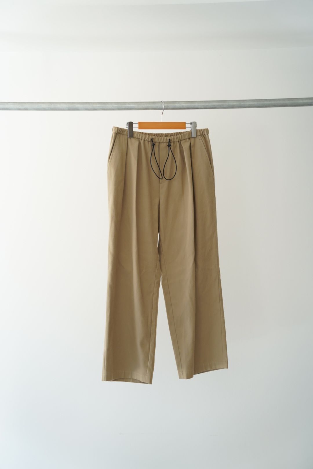 SILK SPINDLE PANTS（BEIGE）