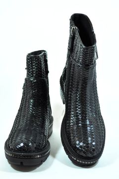 パイソン風デザートブーツ