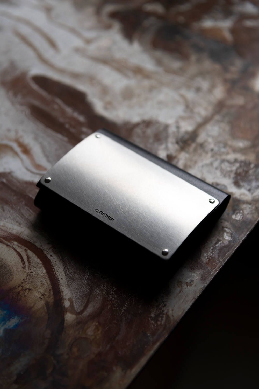 CLAUSTRUM - 【お取り寄せ可能】ARTICULAR WALLET - S [VIBRATION] / アーティキュラーウォレットスモール  [バイブレーション] | 三つ折り財布 | pocketBook