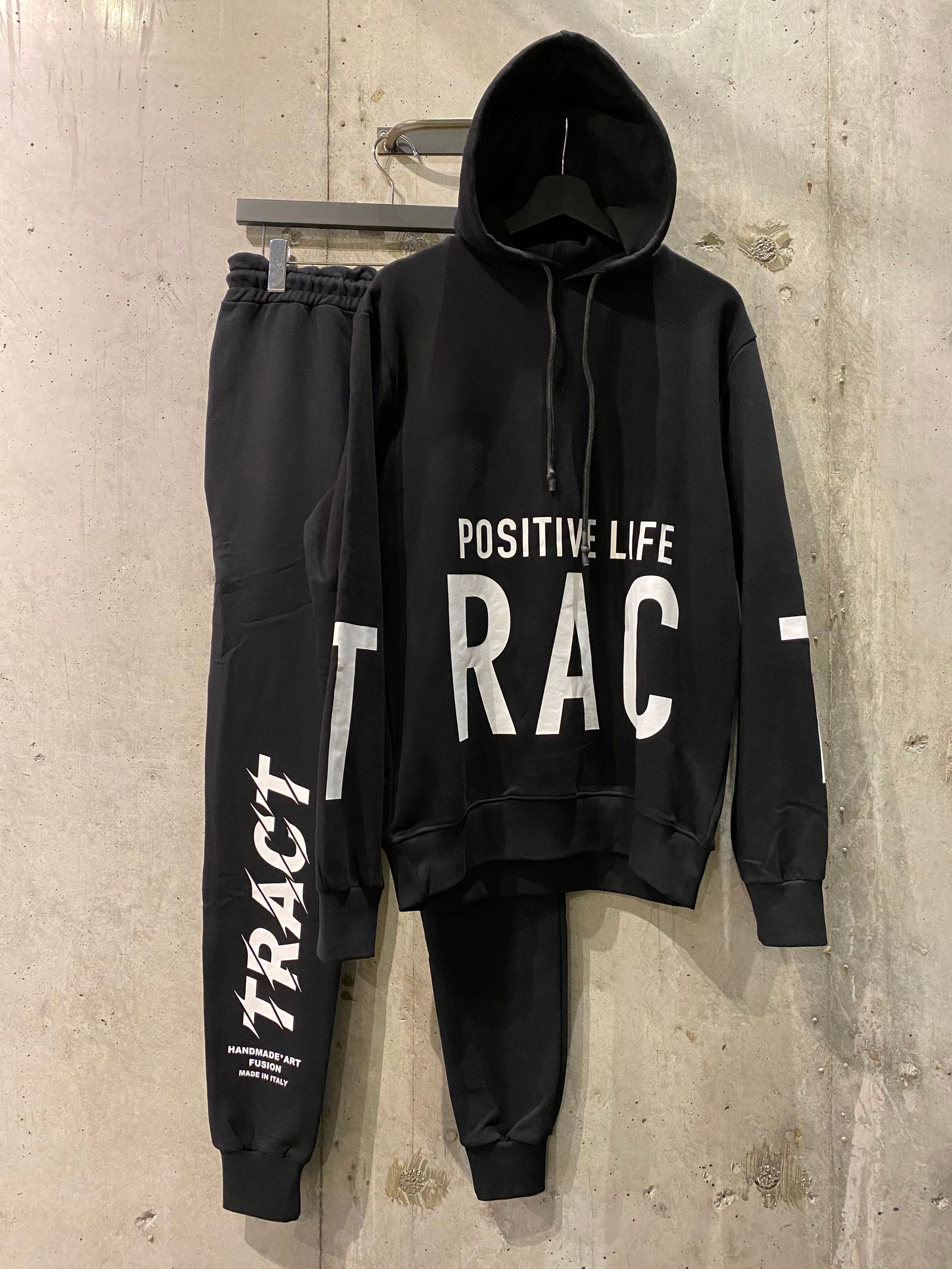CREATIVITY JOGGING /black white