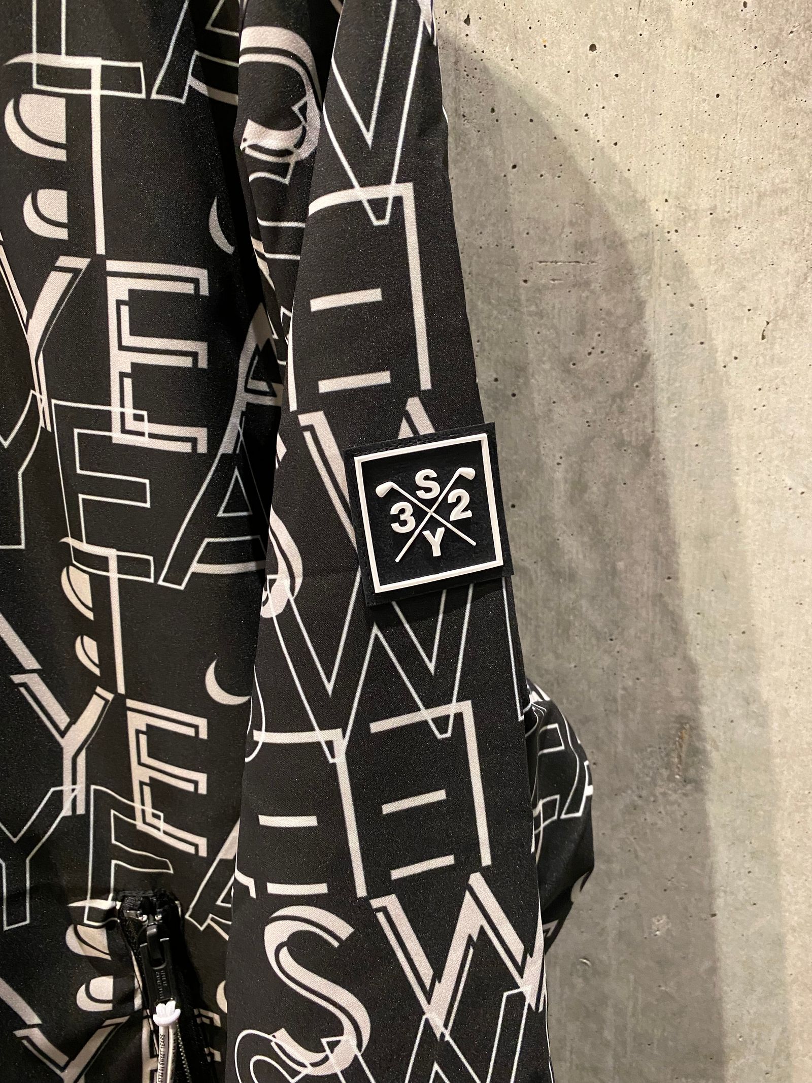 GRAPHICAL STRETCH JK / black