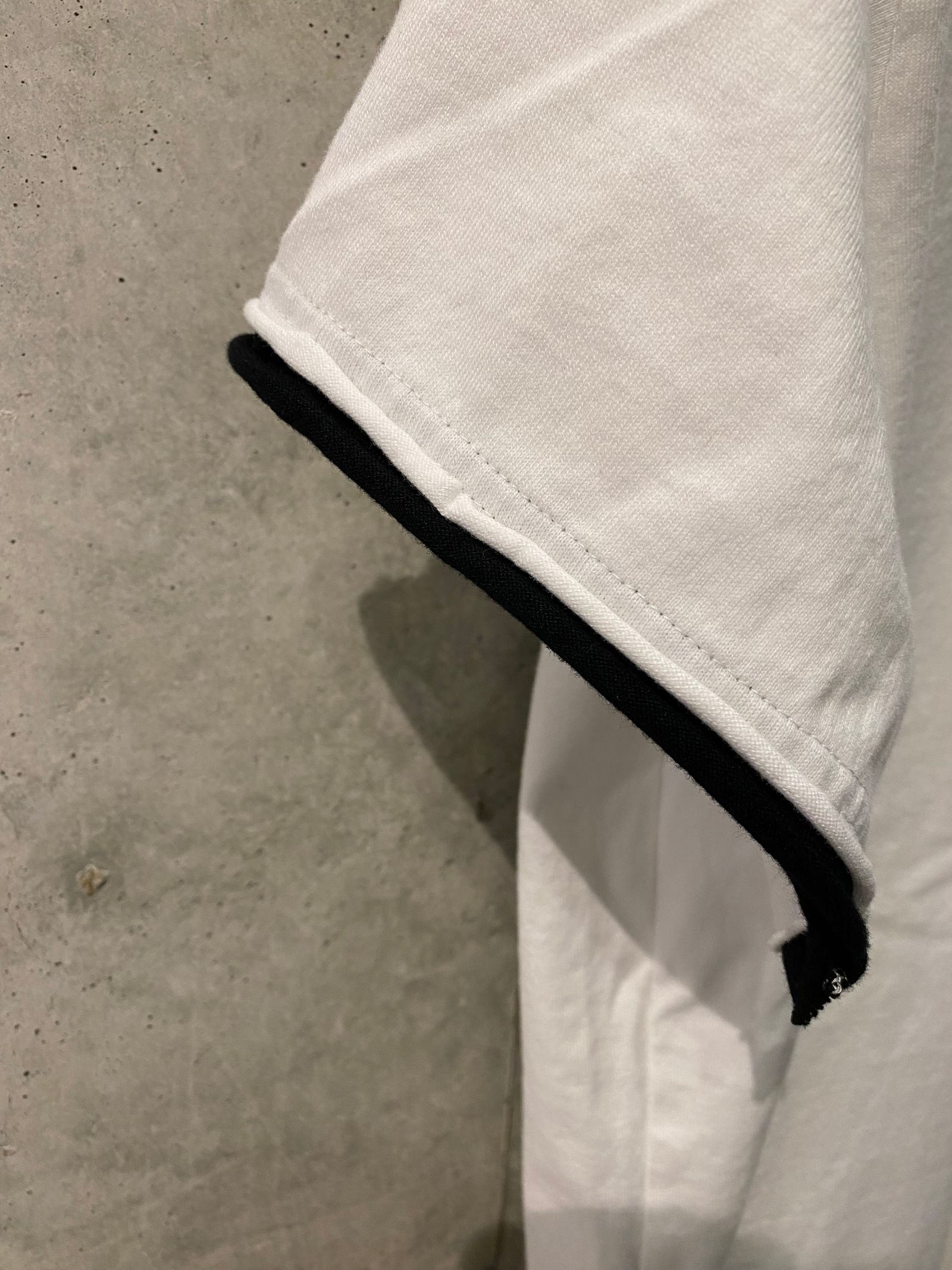 Layered T/white-black