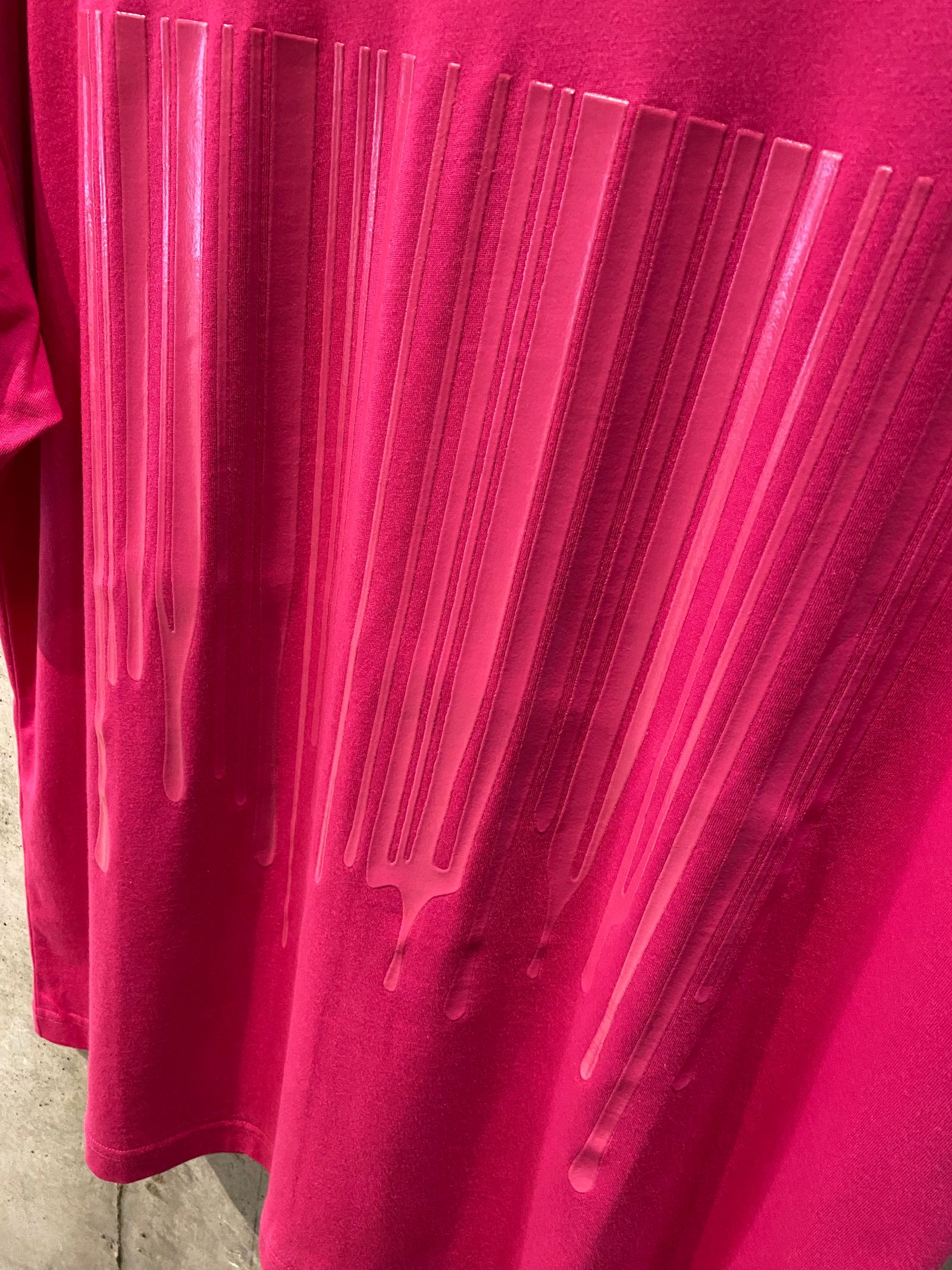 Dripping Barcode / Pink