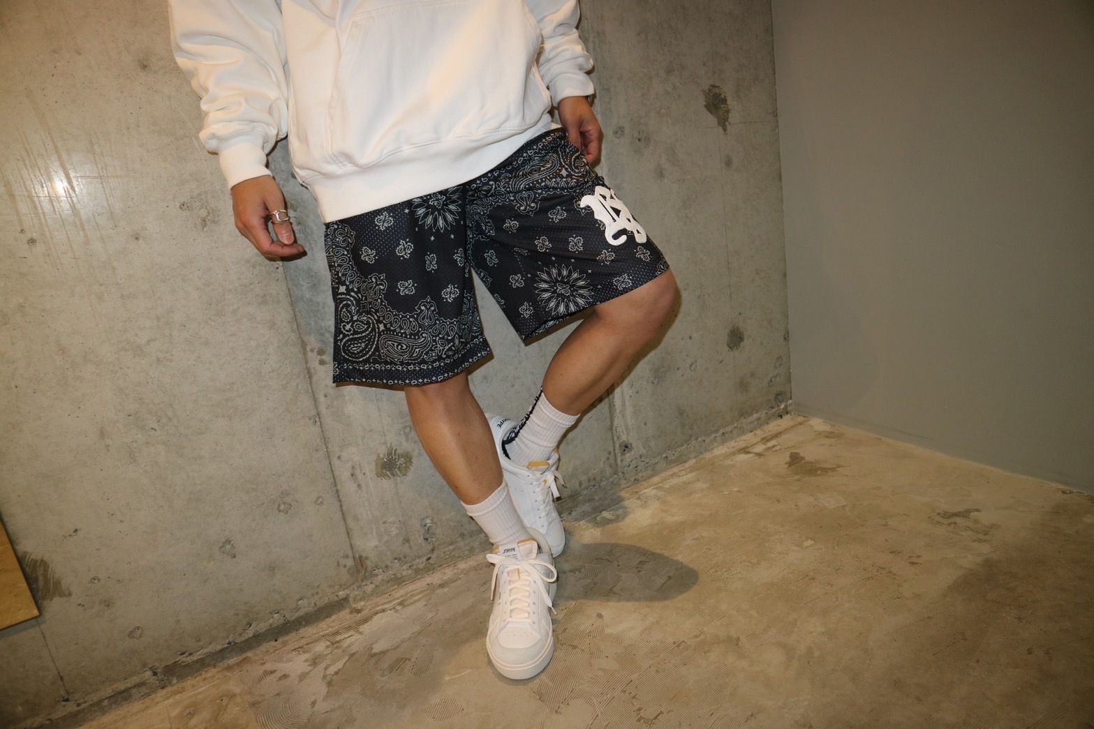 OVERPRINTED BASKET SHORTS/CROCHET BLACK