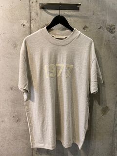 ESSENTIALS 1977 tee shirt/LIGHT OATMEAL