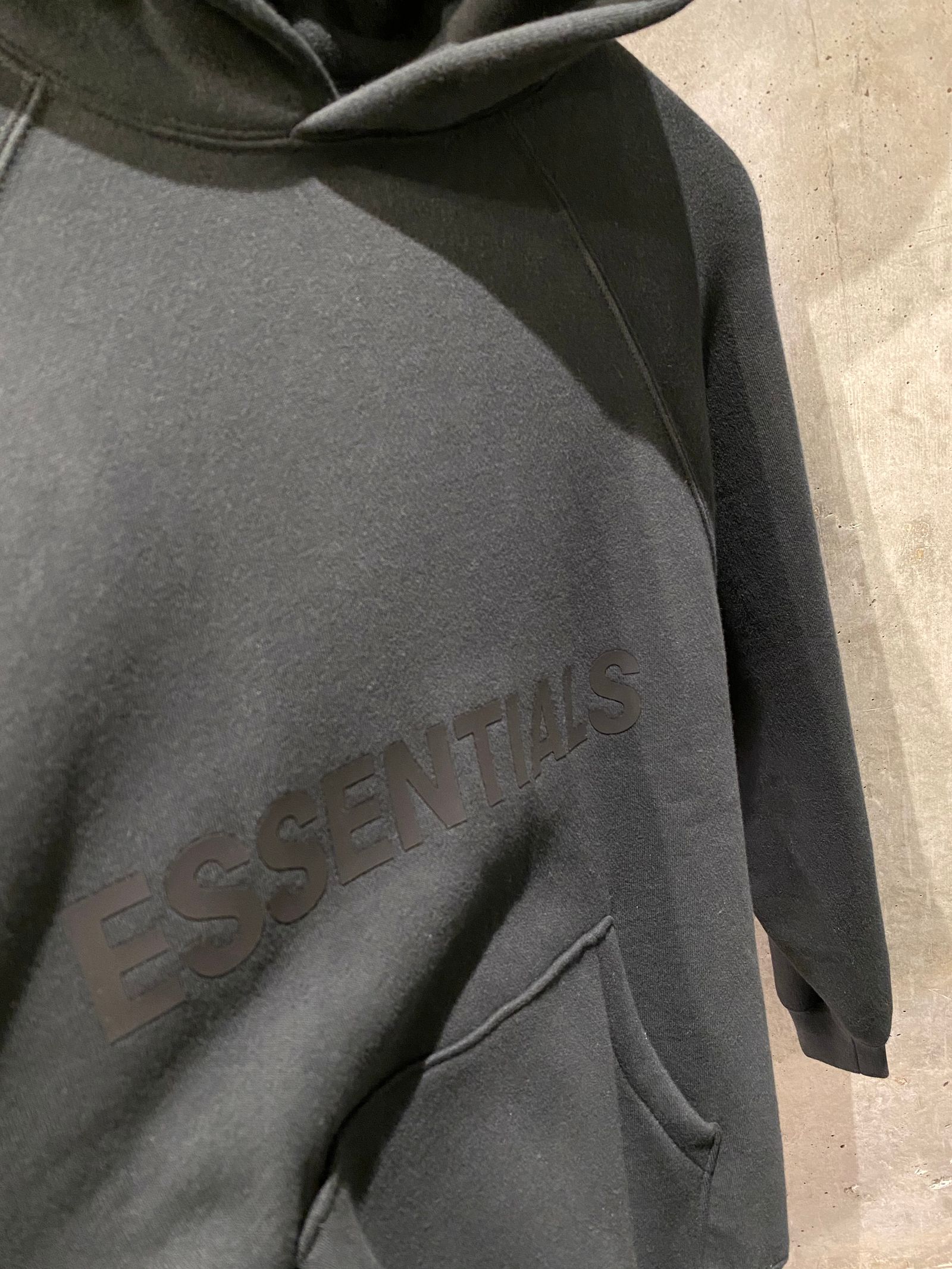 FOG ESSENTIALS PULLOVER HOODIE/Black