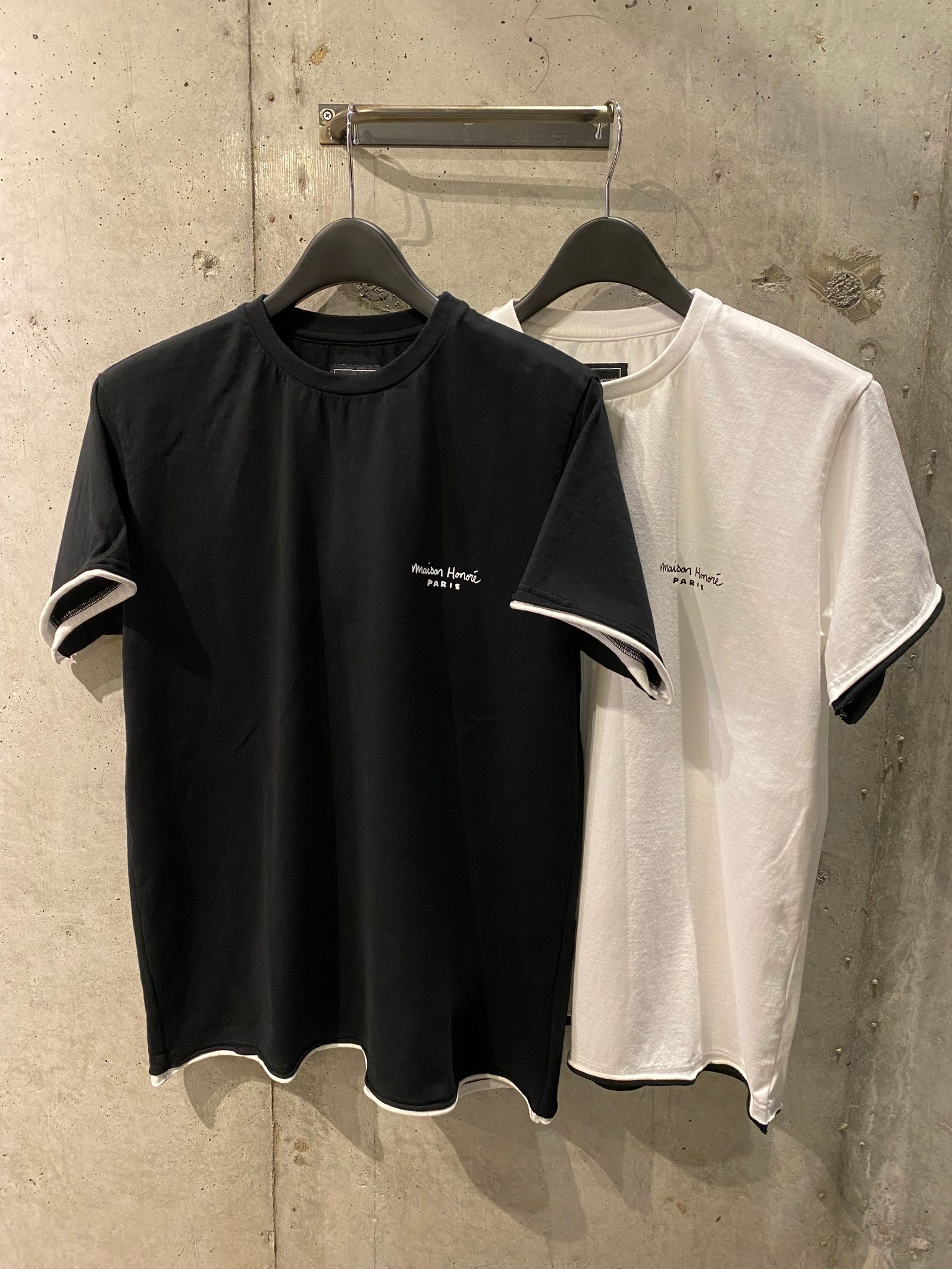 Layered T/black-white
