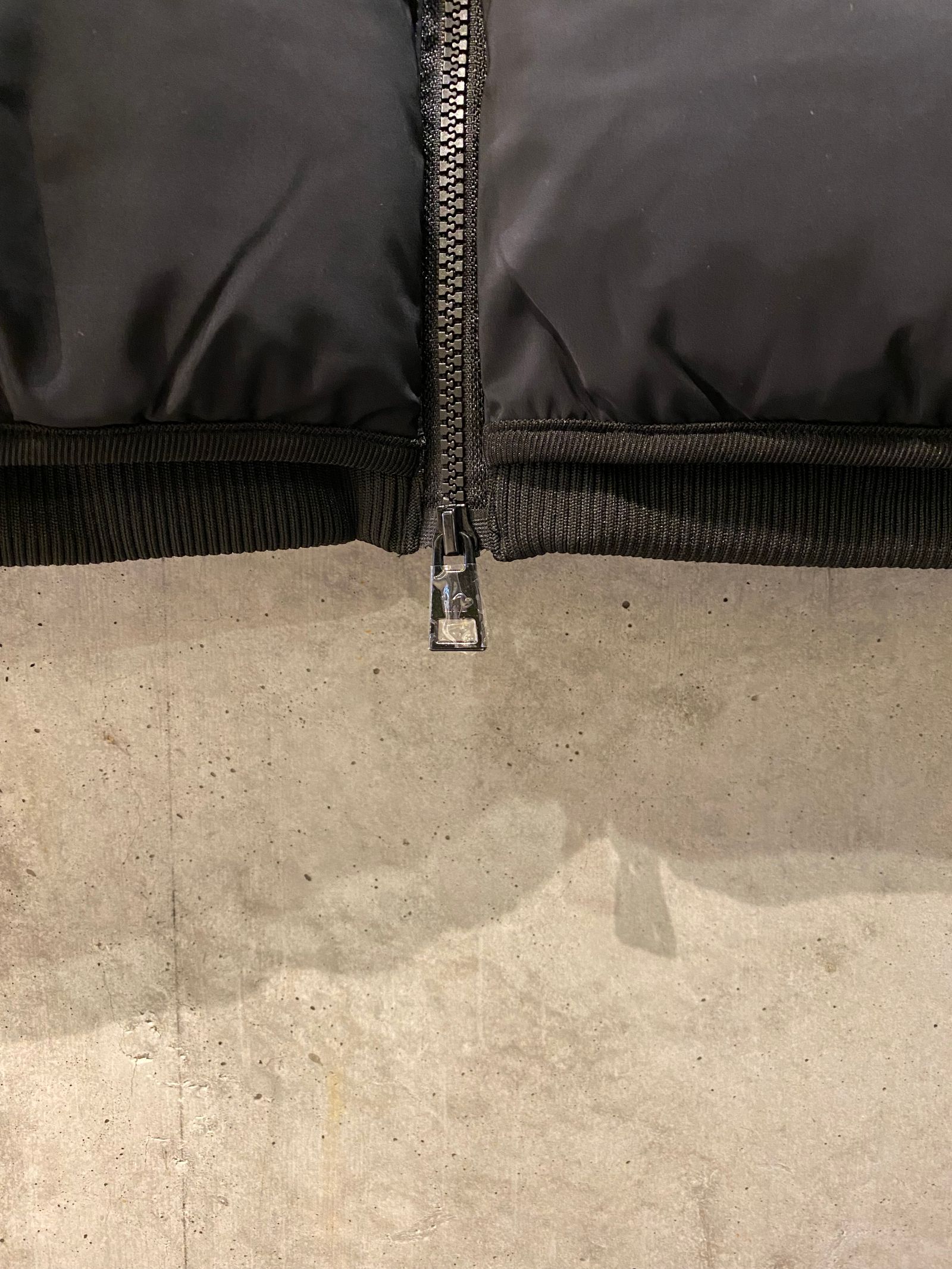 BIG BACK LOGOVEST/Black