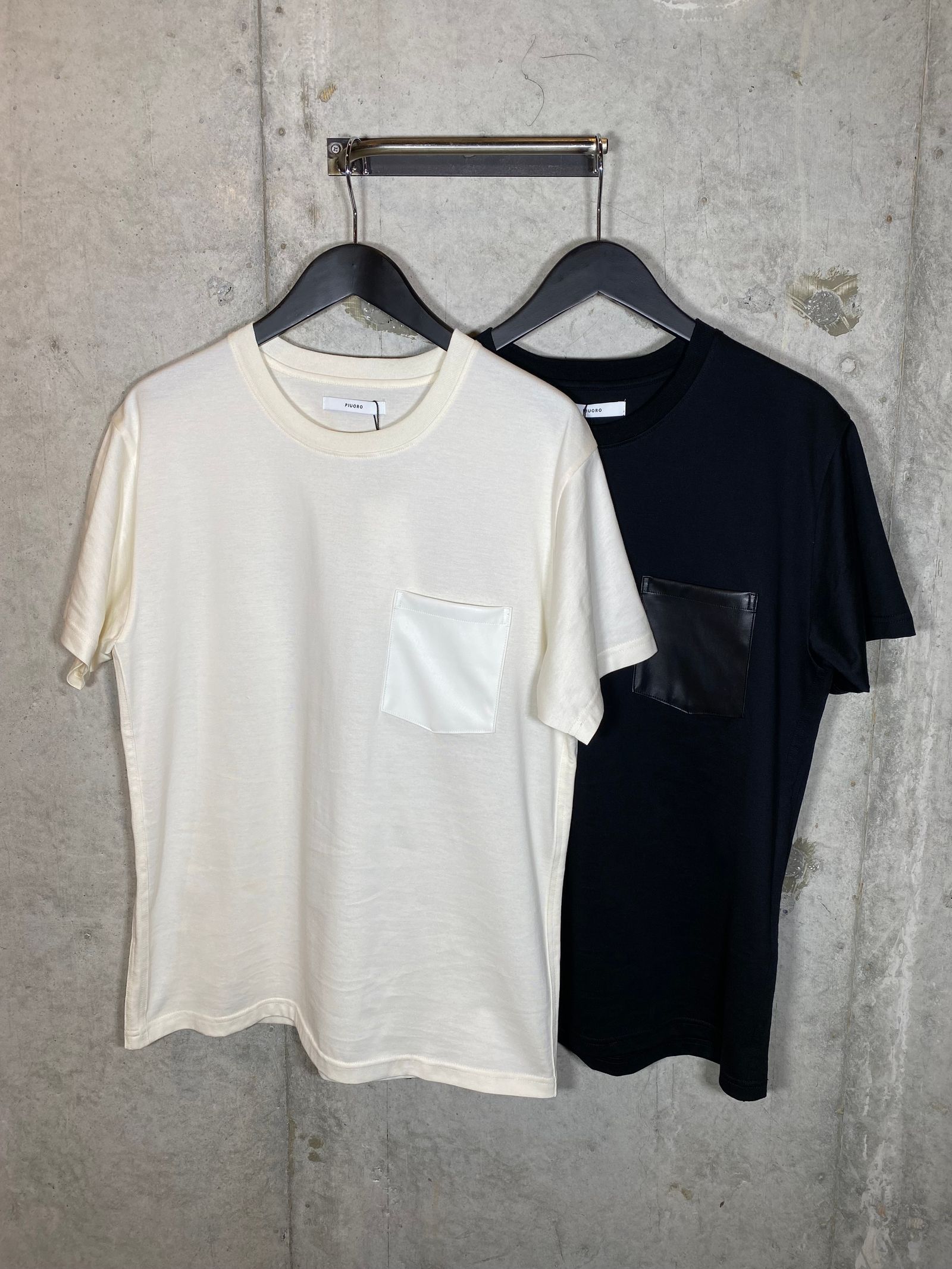 VEGAN LEATHER POCKET TEE/WHITE