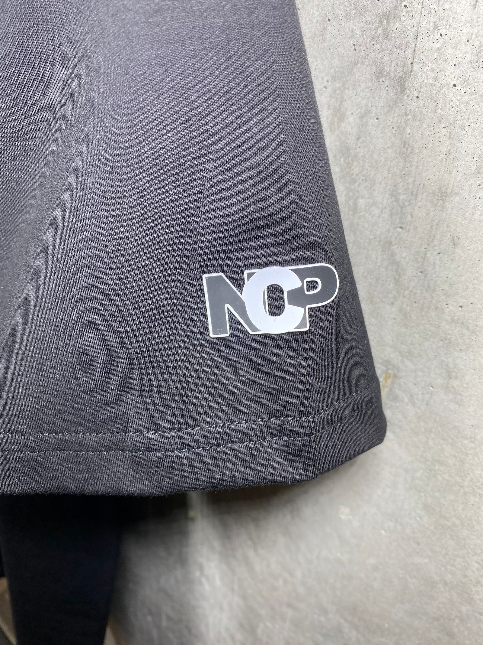 NCP - TM0029 シリコンハードエッジPT半袖クルーネックT/BLACK