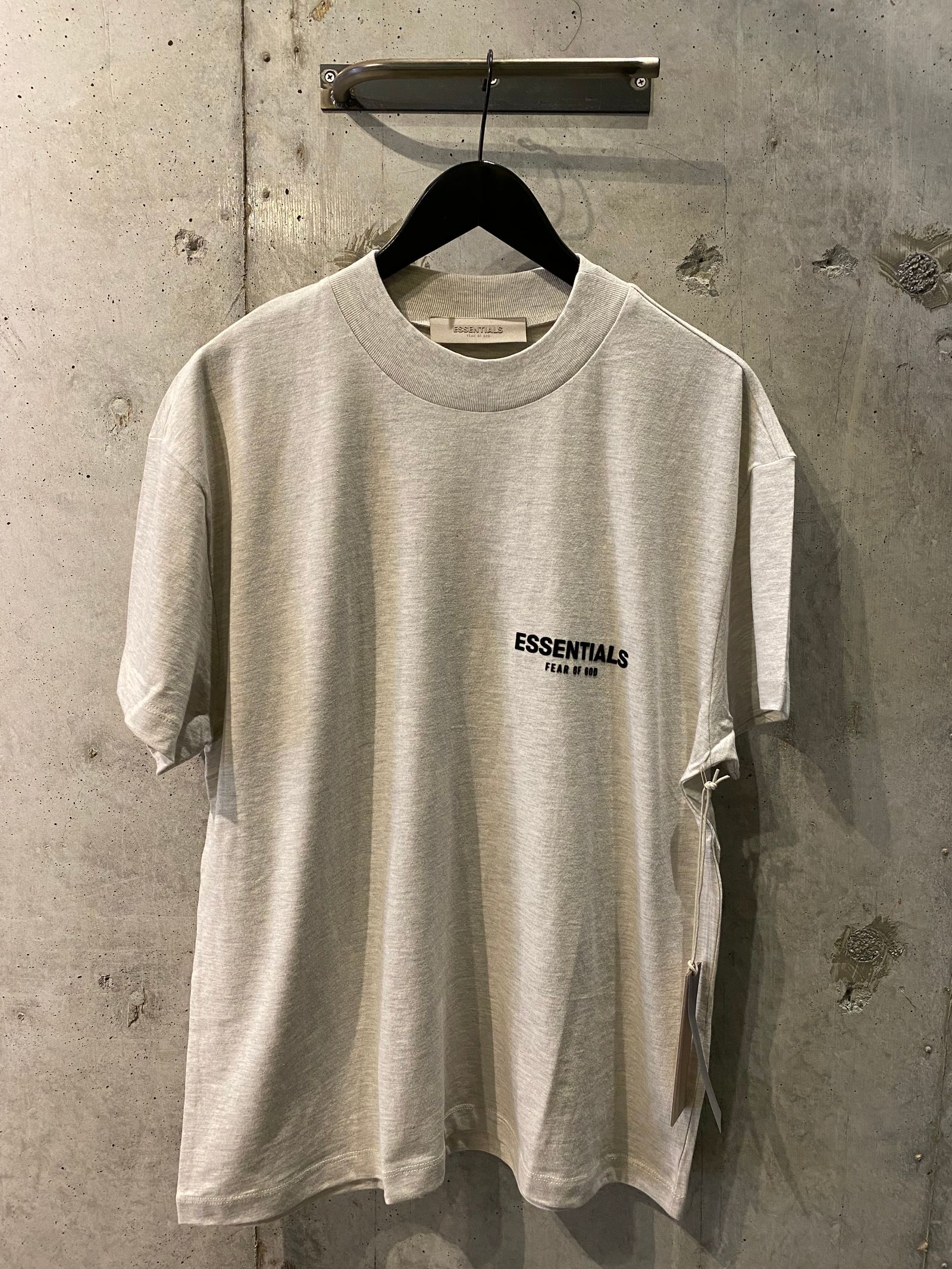 FOG ESSENTIALS - ESSENTIALS Tshirt(LIGHT OATME) | R and