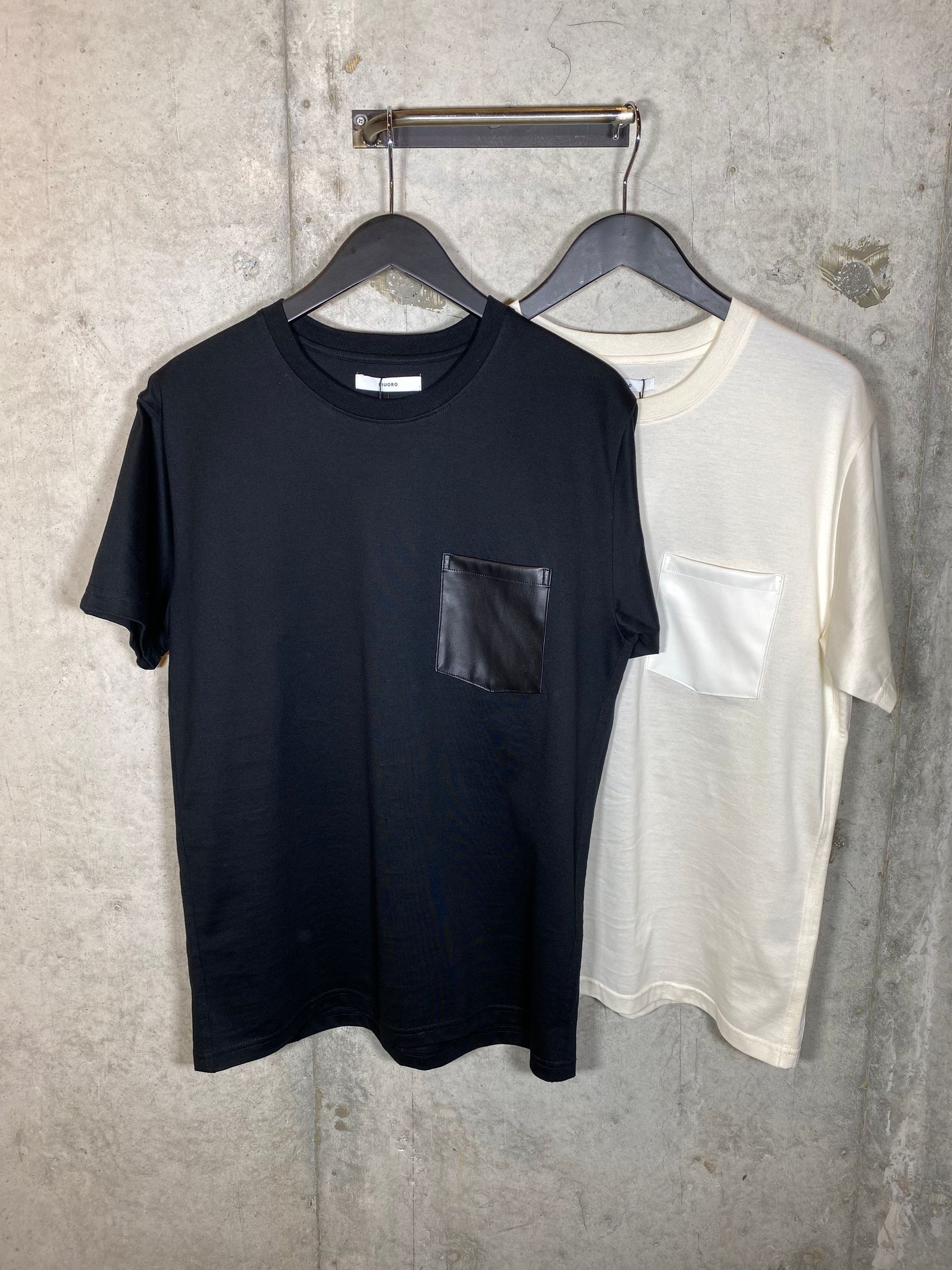 VEGAN LEATHER POCKET TEE/BLACK