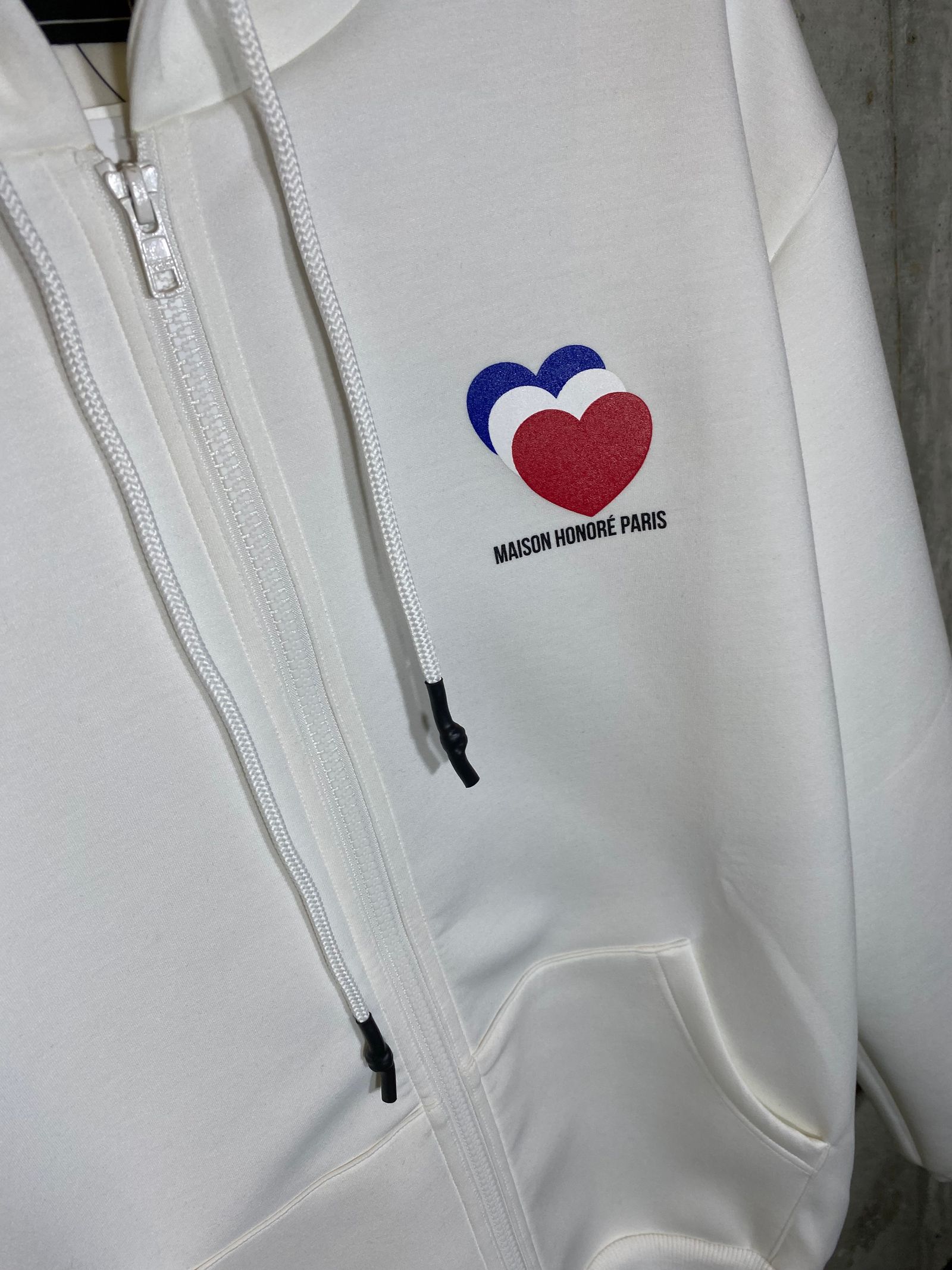 Raphael Cardboard Zip Parka / White