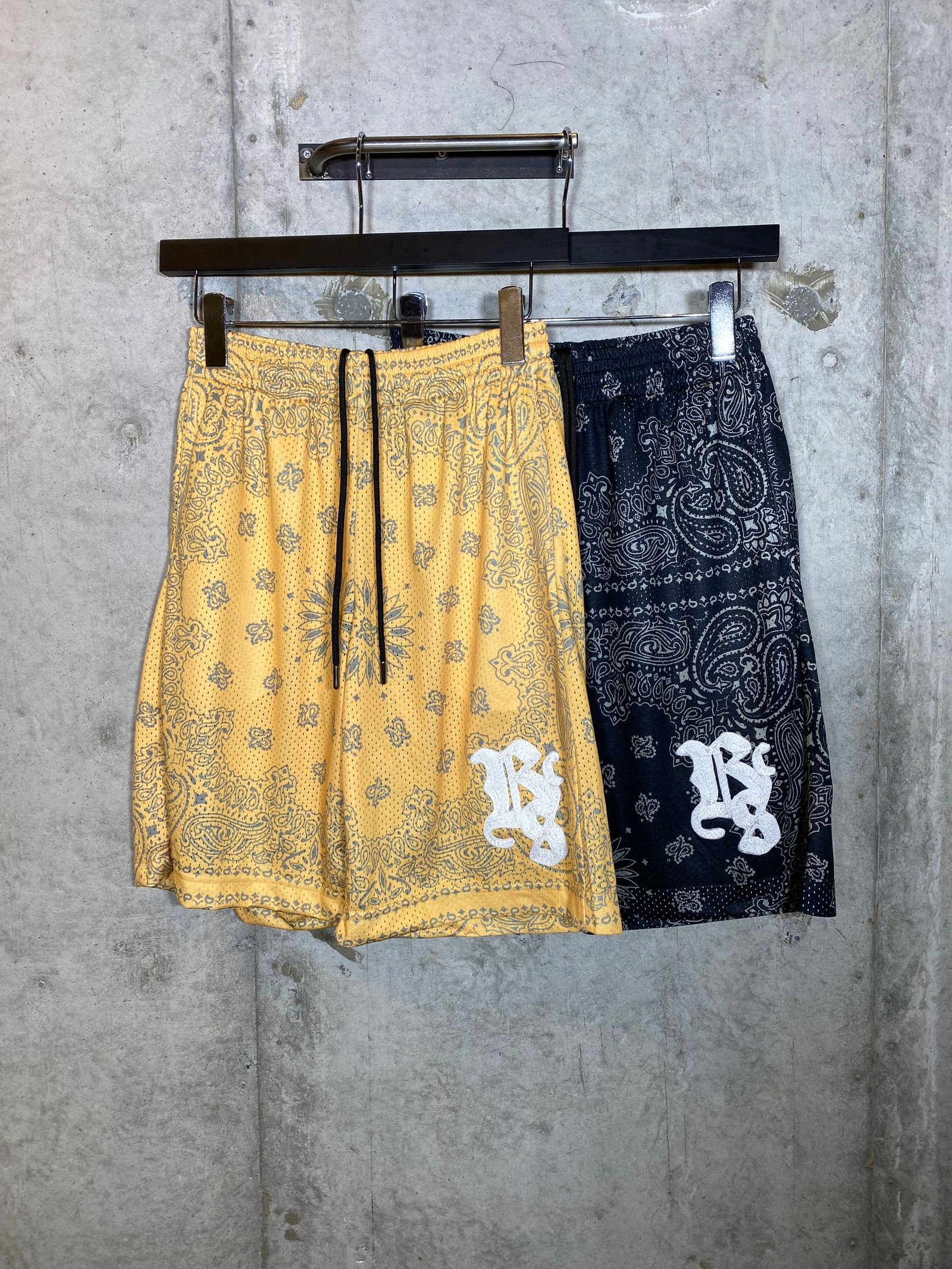 OVERPRINTED BASKET SHORTS/CROCHET YELLOW