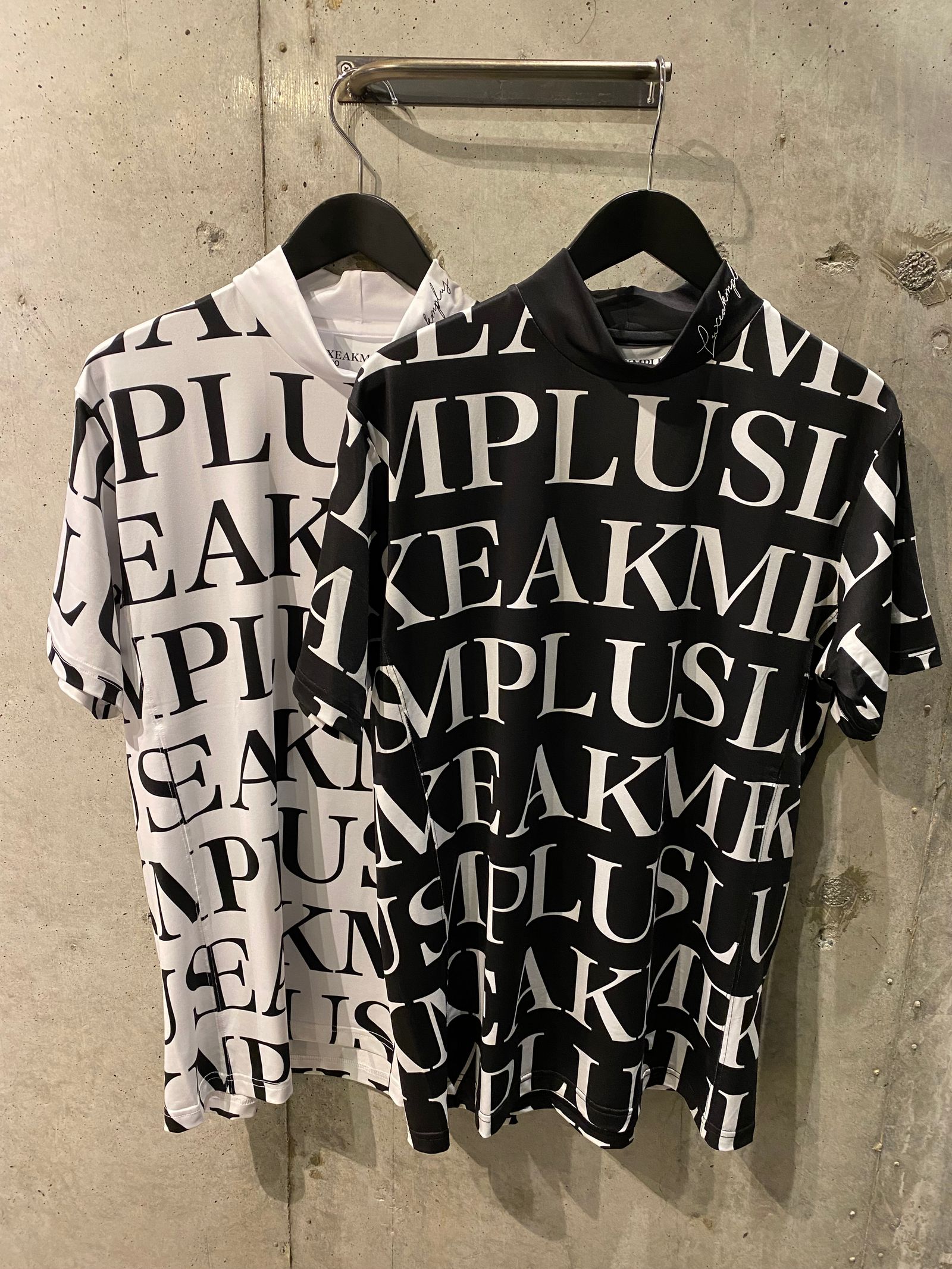 モックネックTシャツ総柄/BLACK